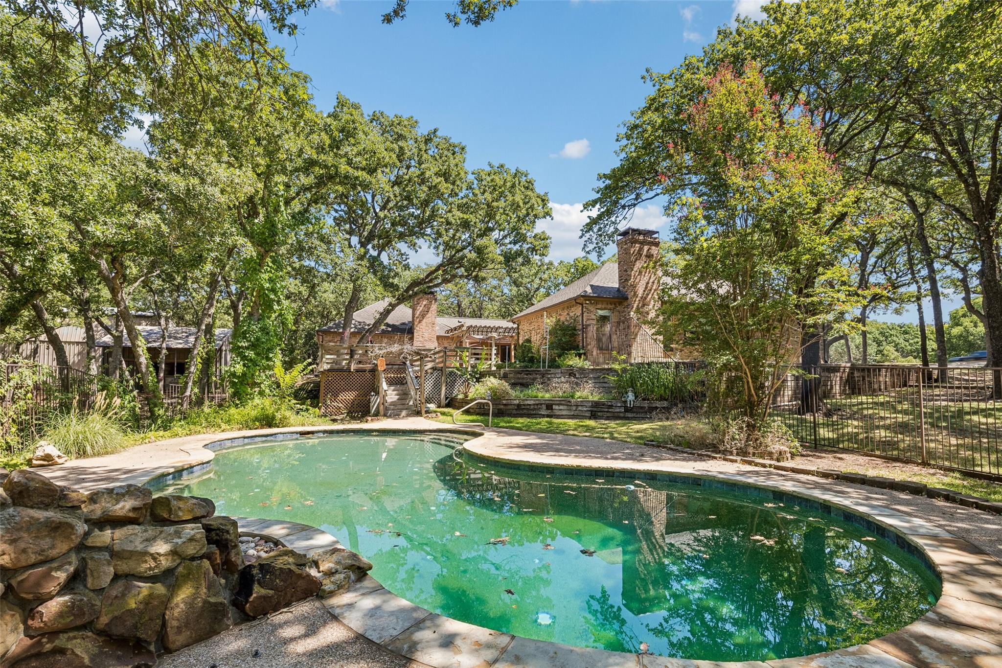 main property photo 38