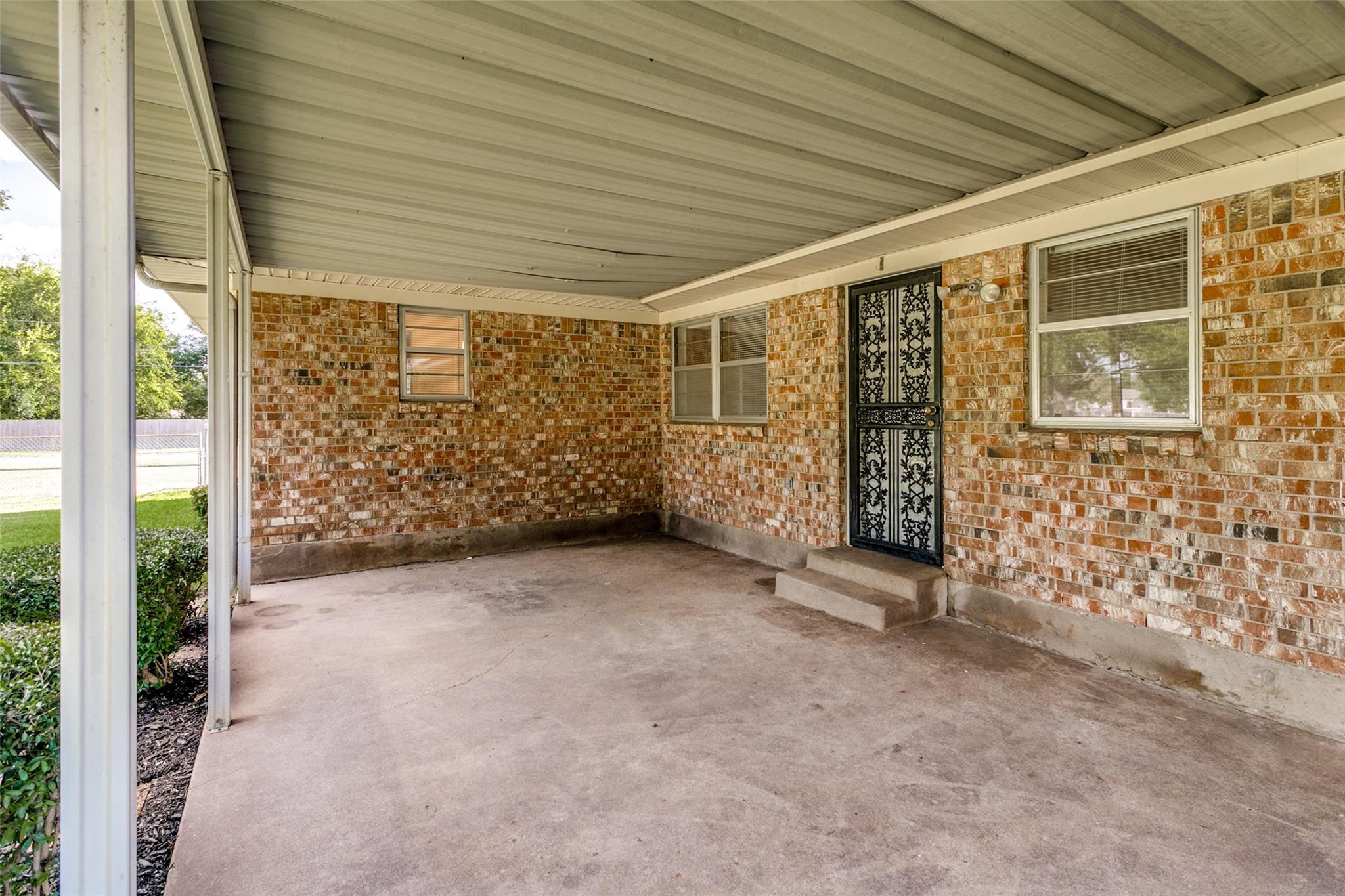 main property photo 17