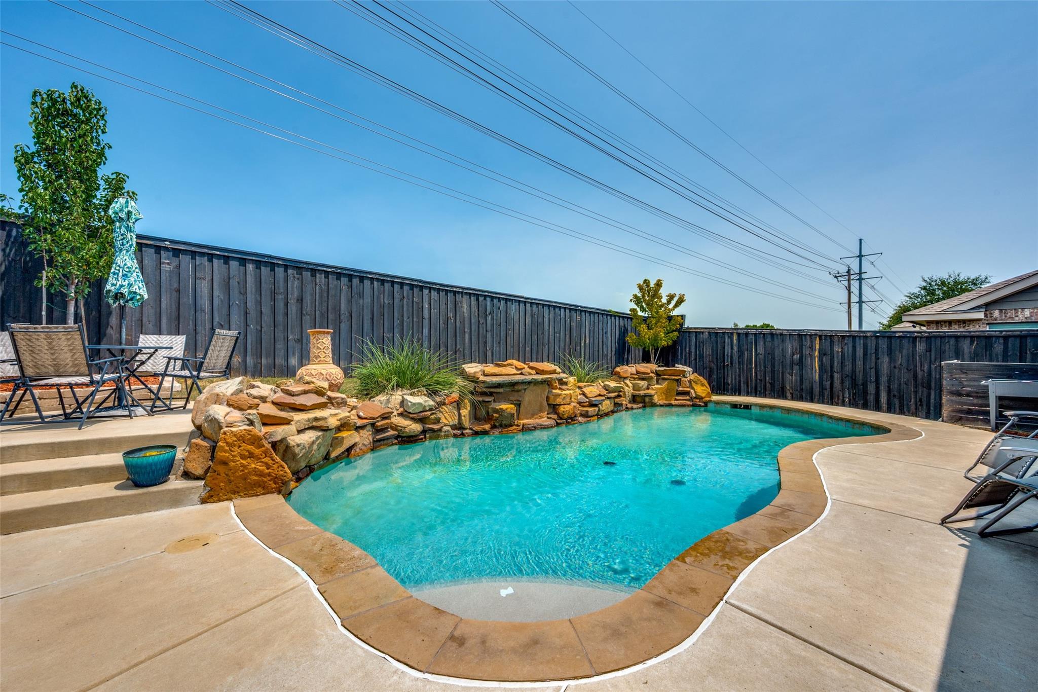 main property photo 18