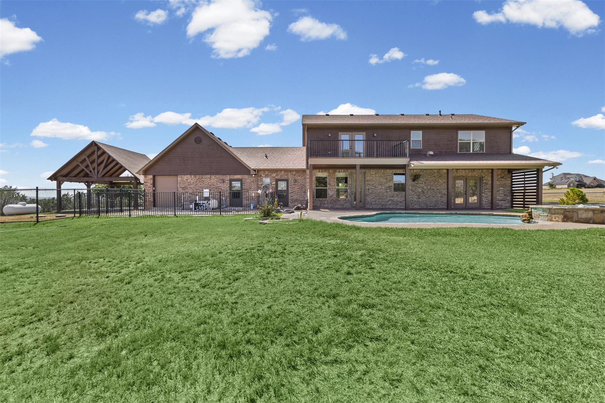 main property photo 37