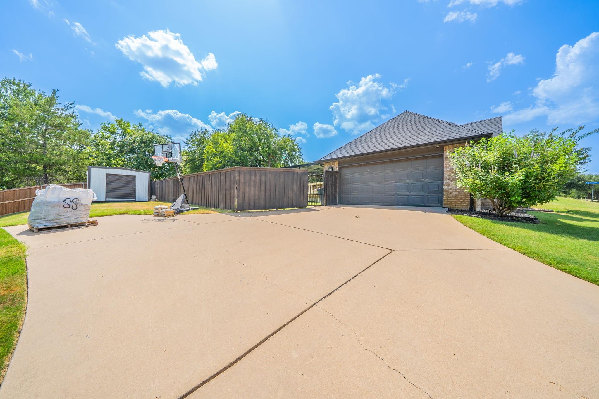 main property photo 38