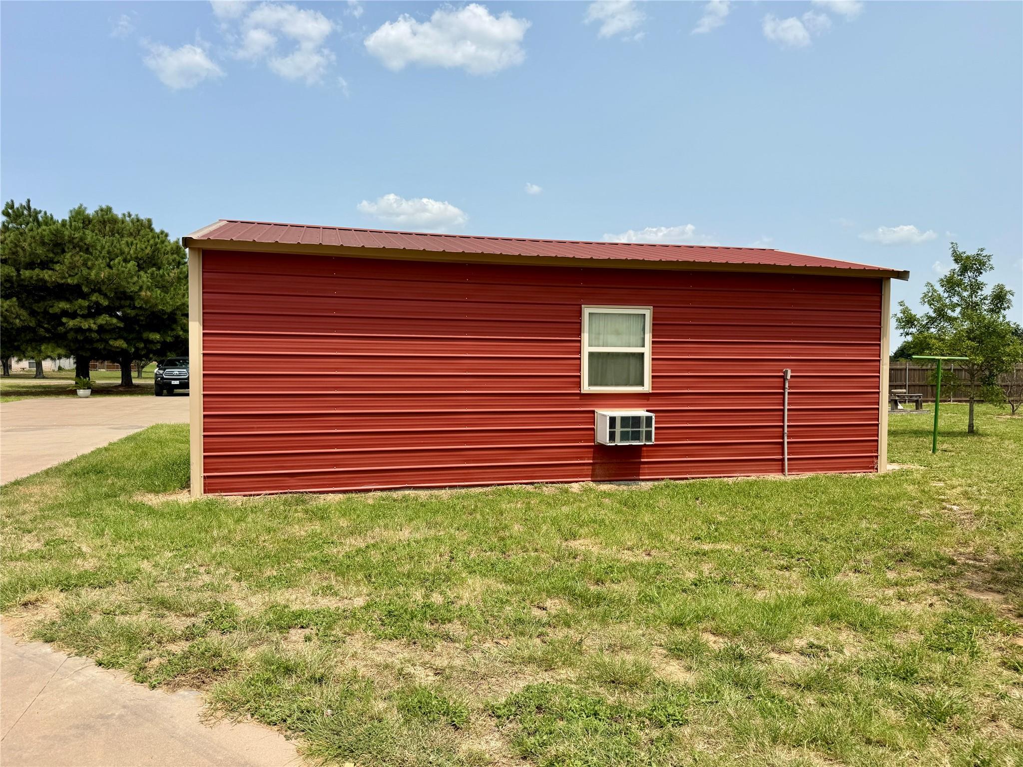 main property photo 19