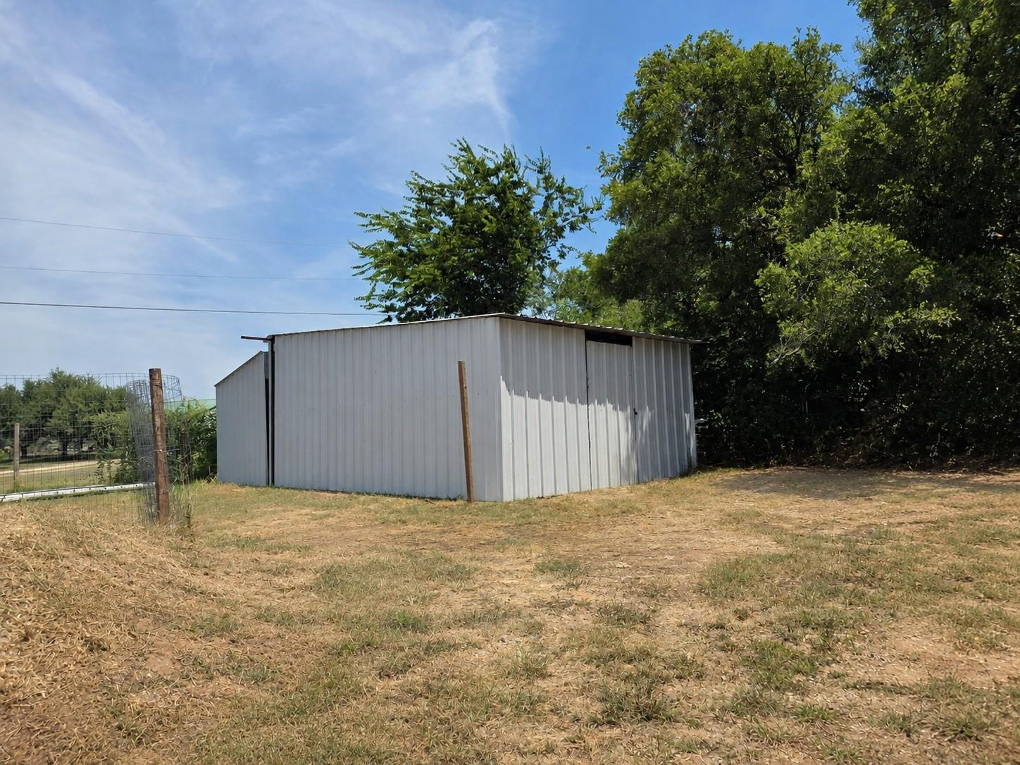 main property photo 20