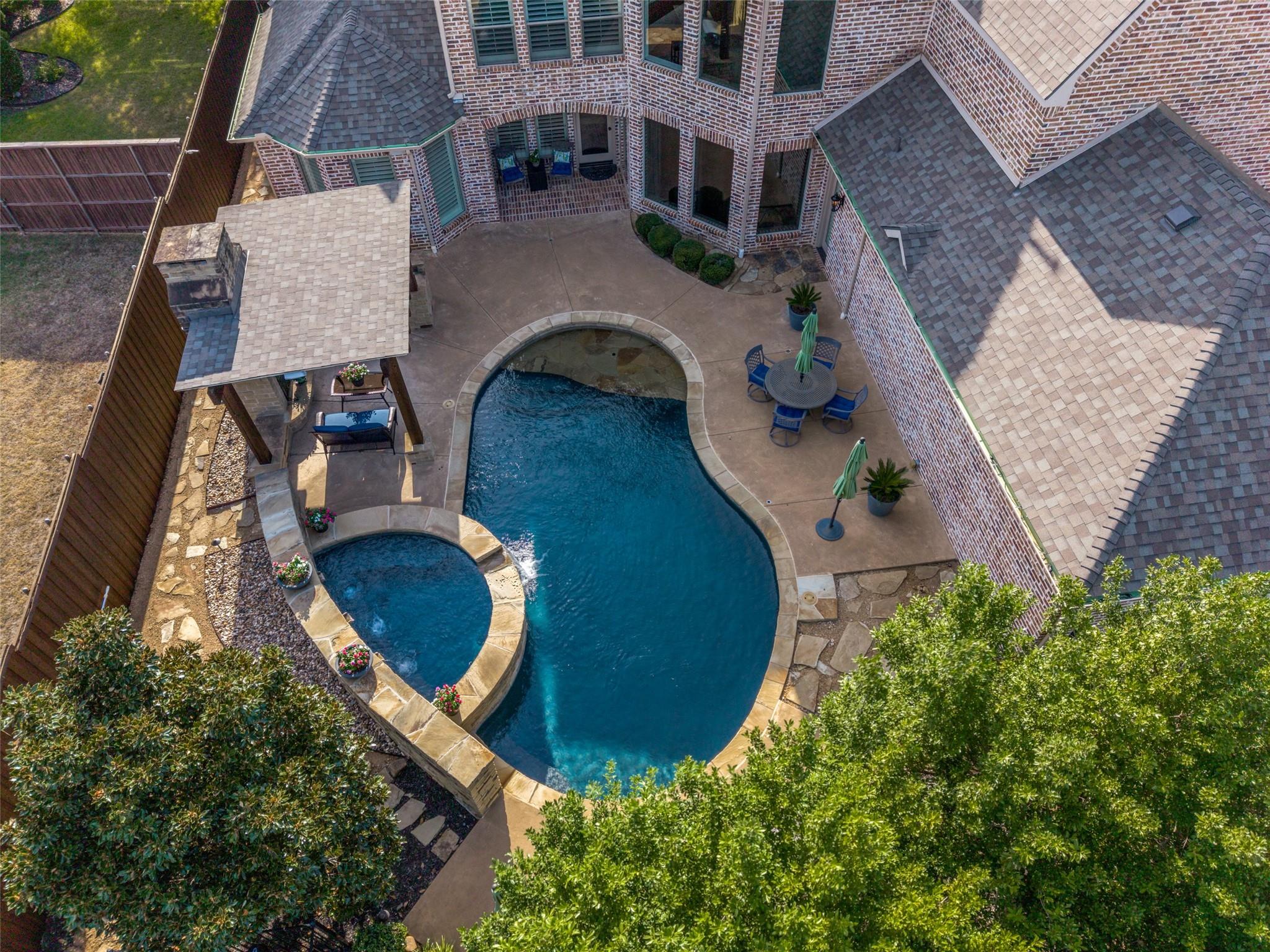 main property photo 6