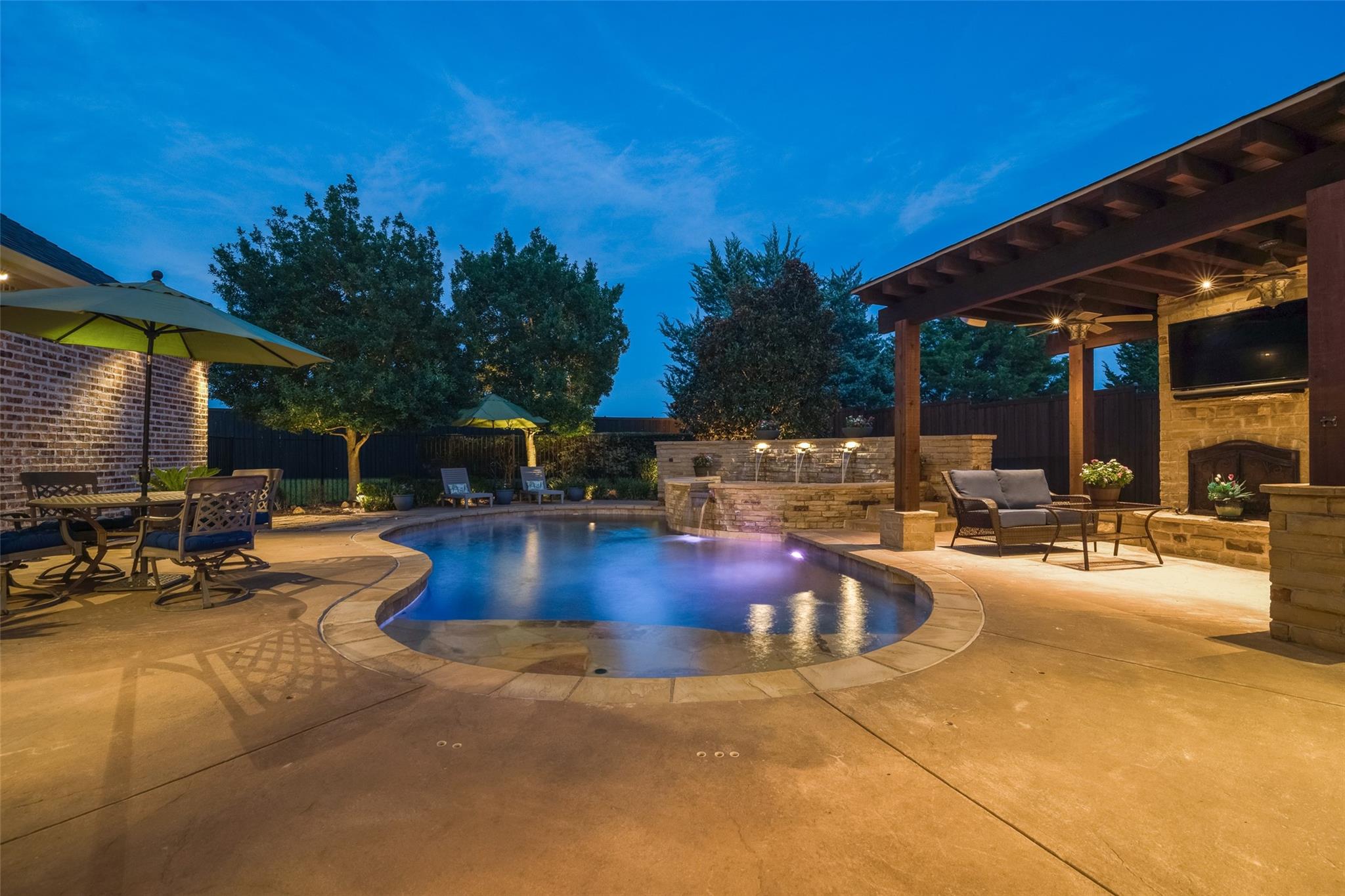 main property photo 7