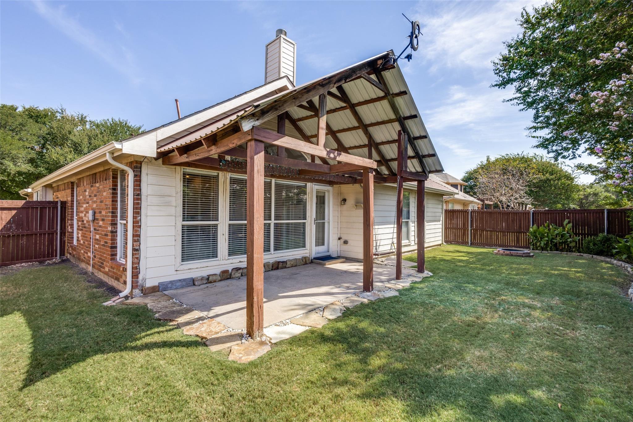 main property photo 28