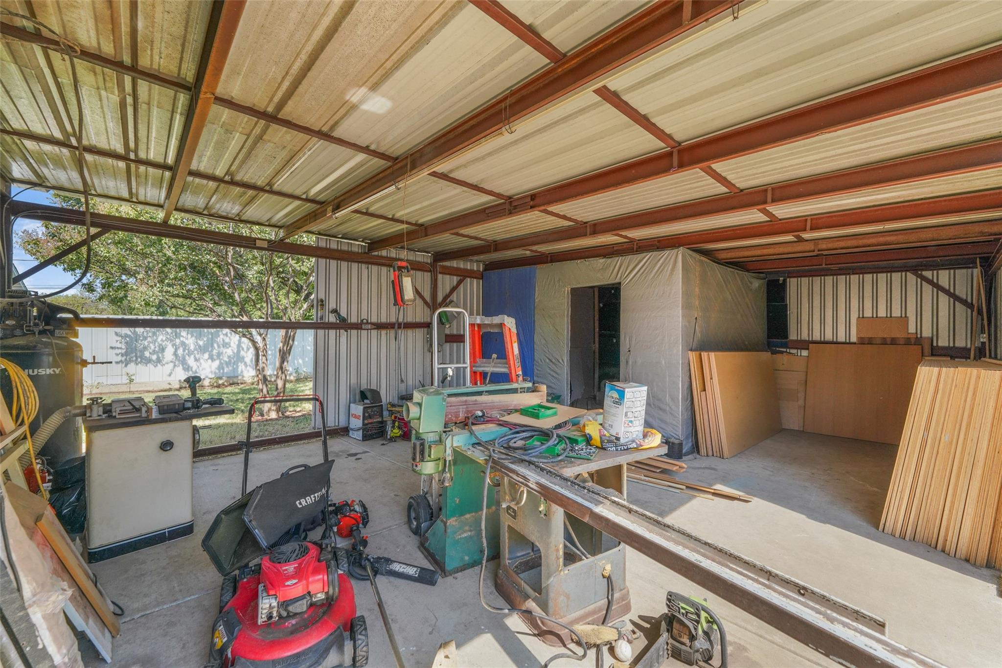 main property photo 18