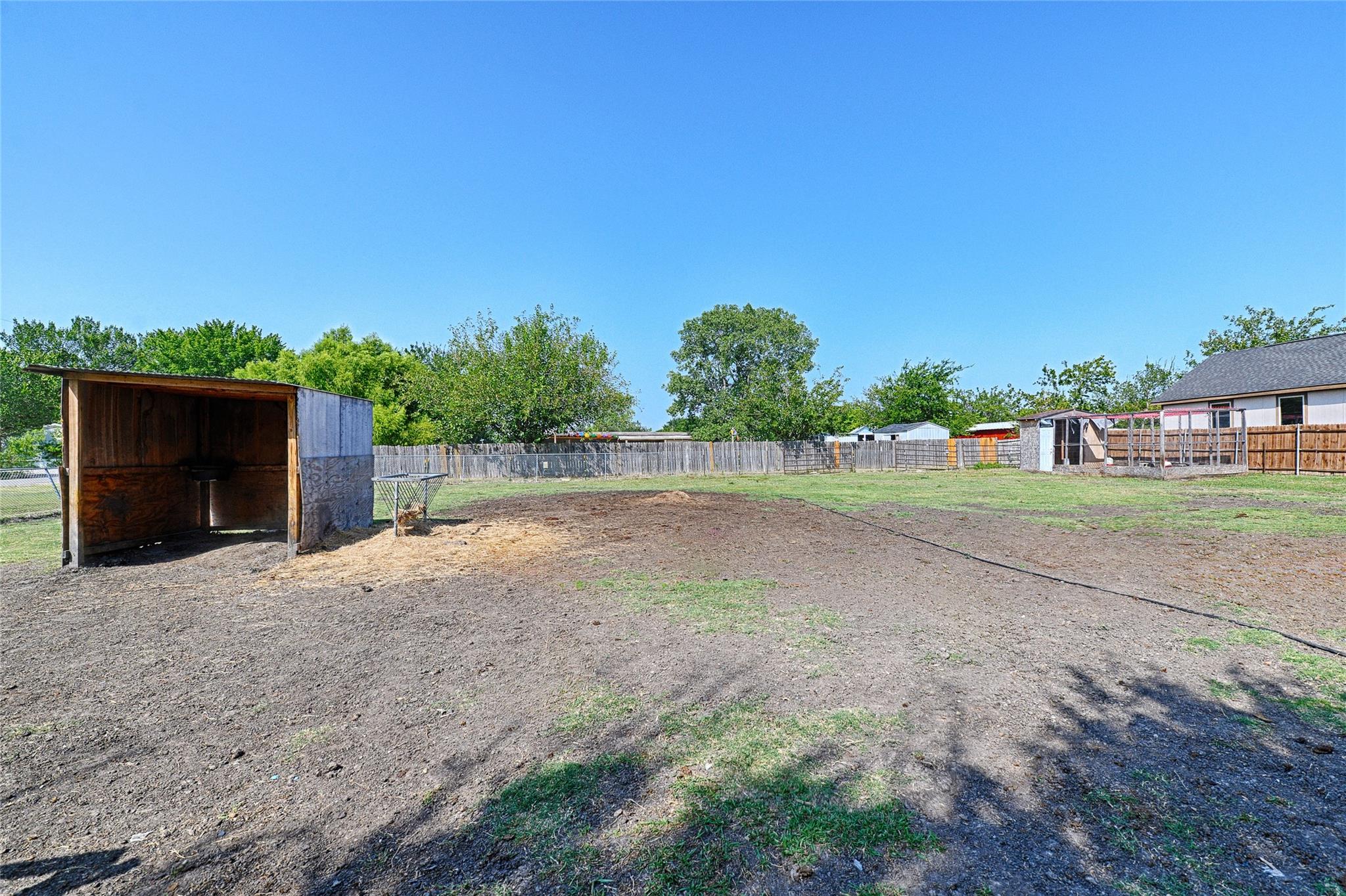 main property photo 22
