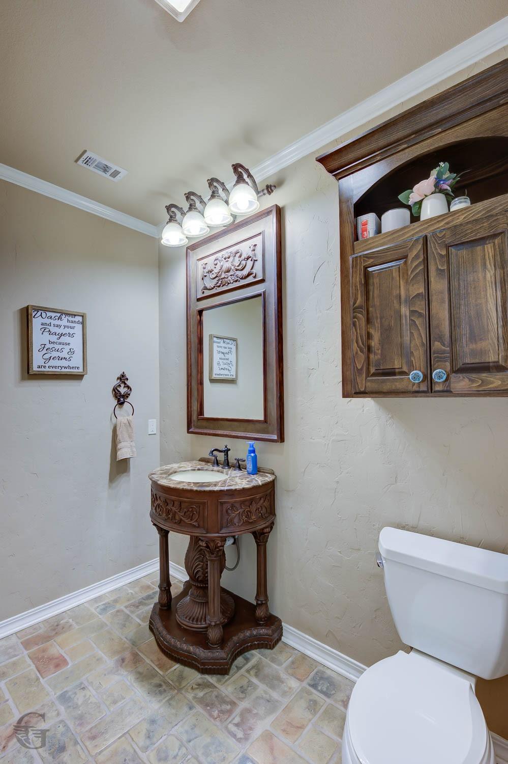 main property photo 19