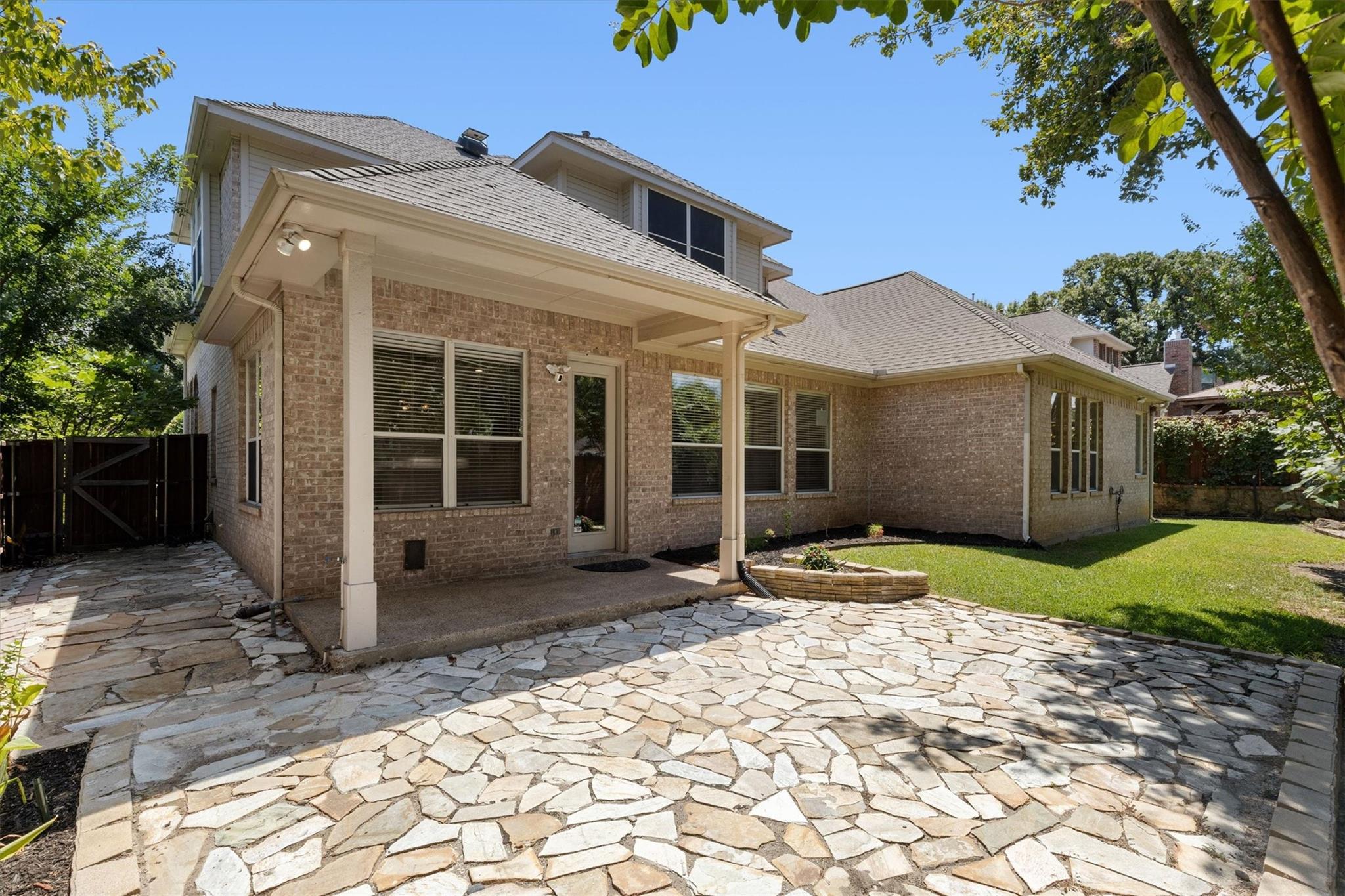 main property photo 33