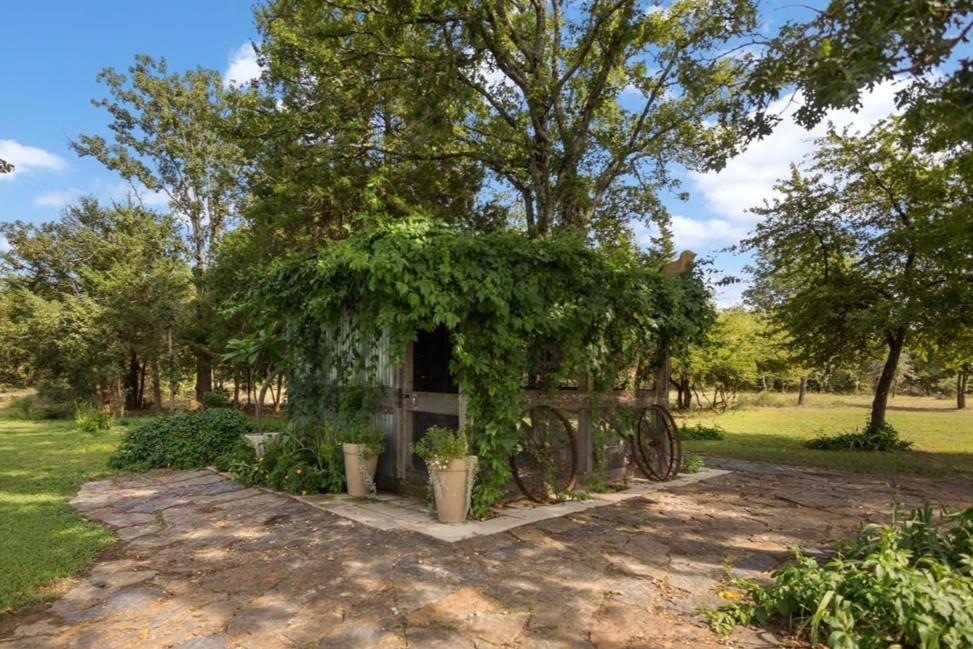 main property photo 28