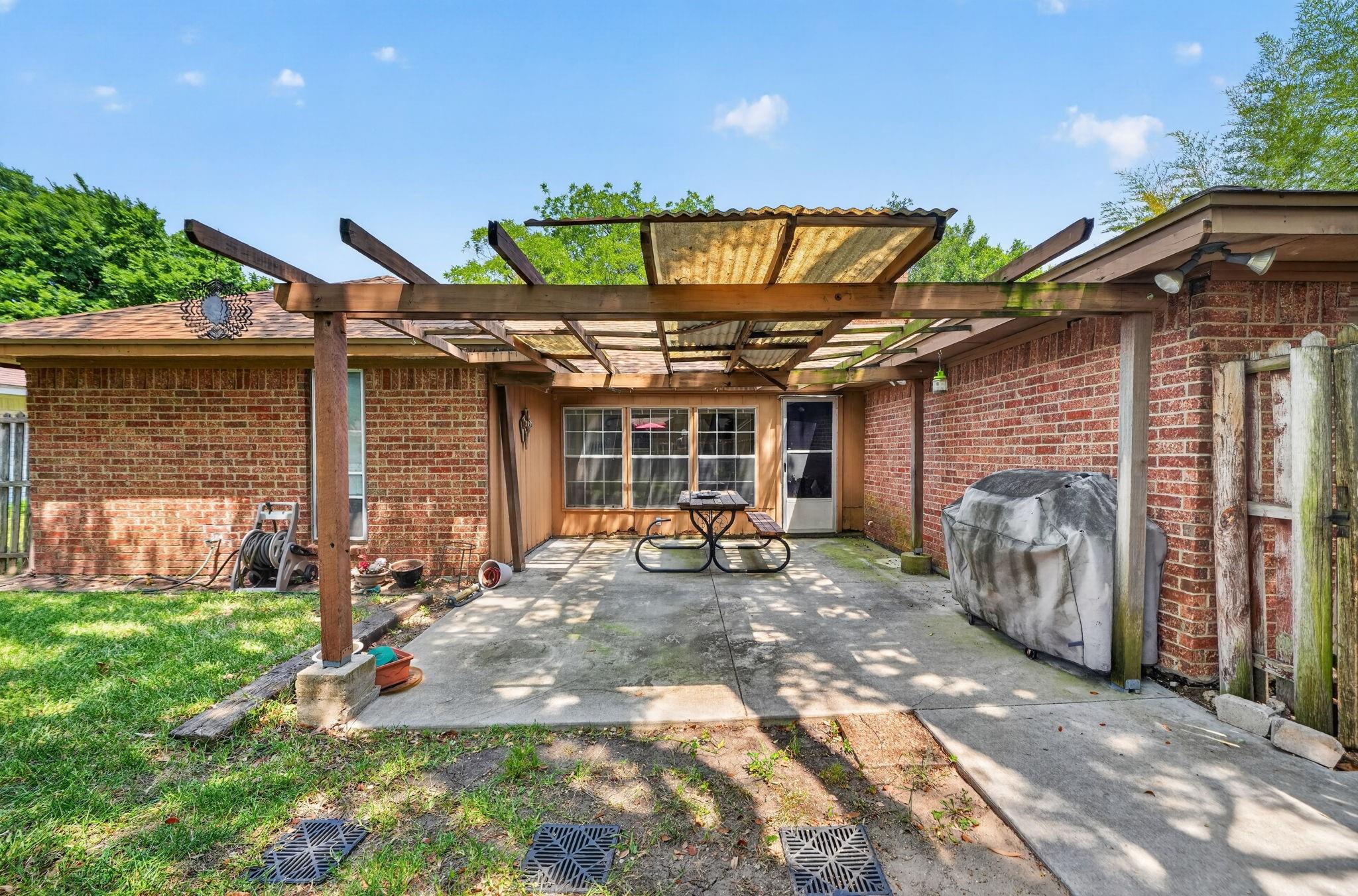 main property photo 25