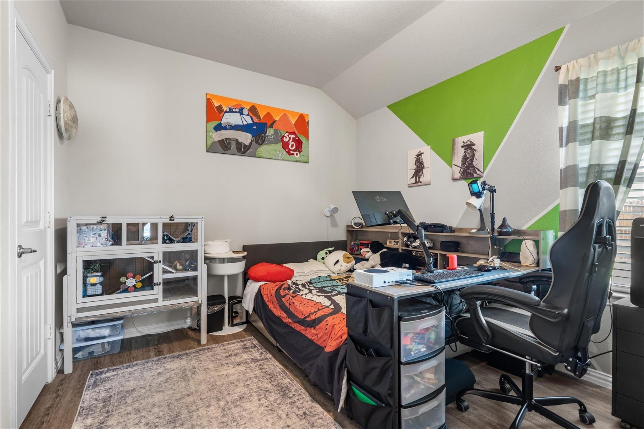 main property photo 24