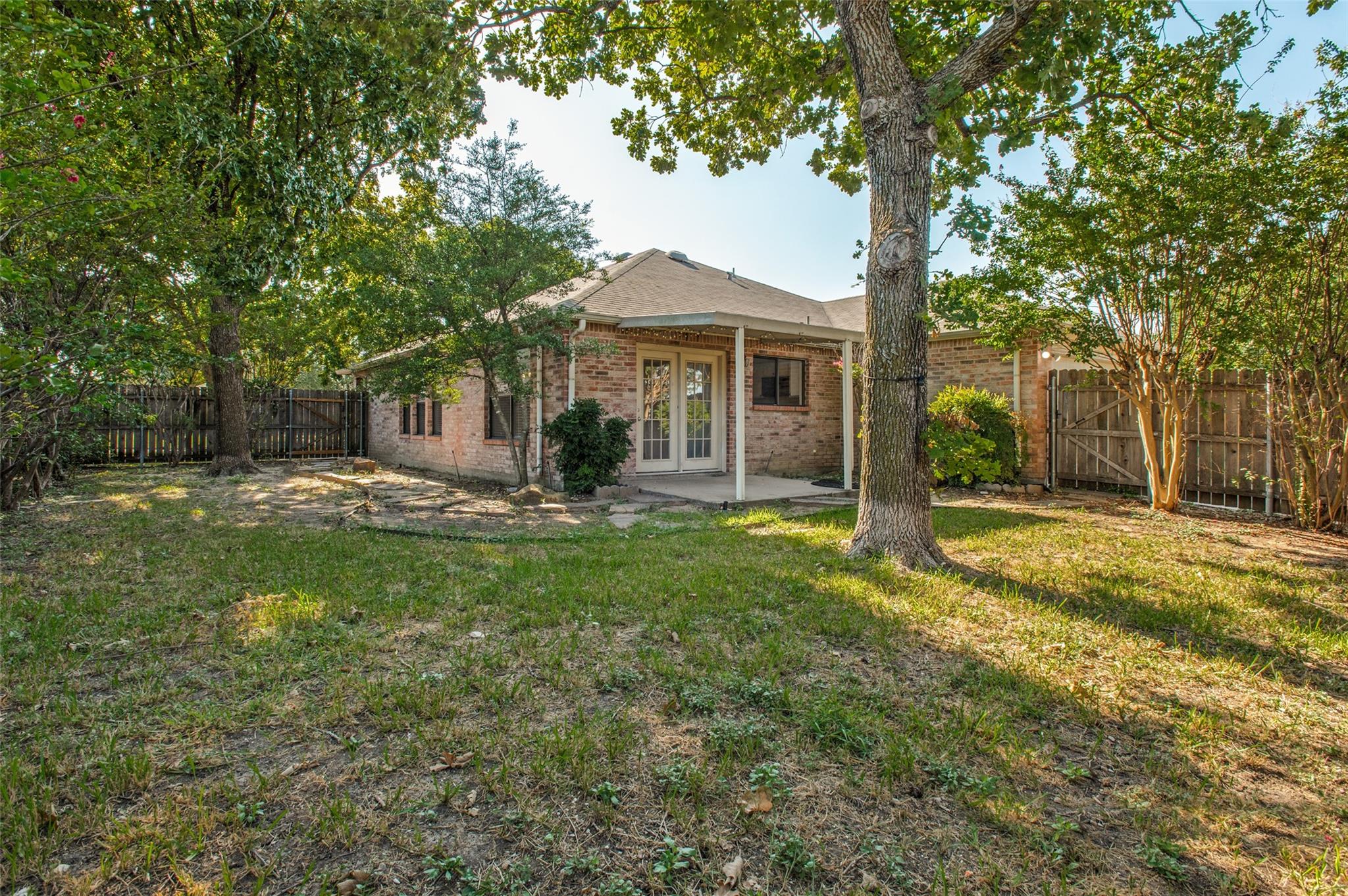 main property photo 23