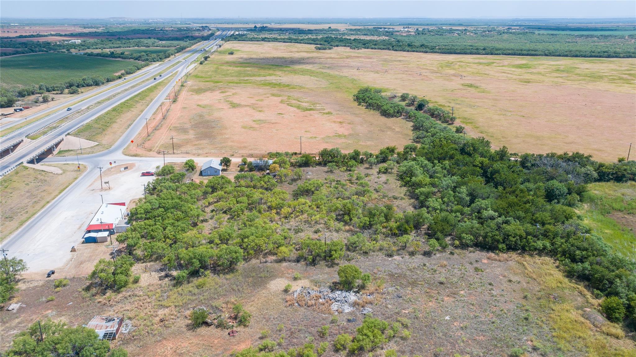 main property photo 25