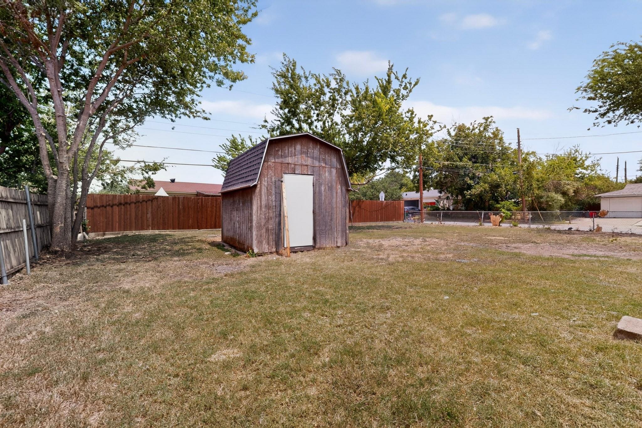 main property photo 37