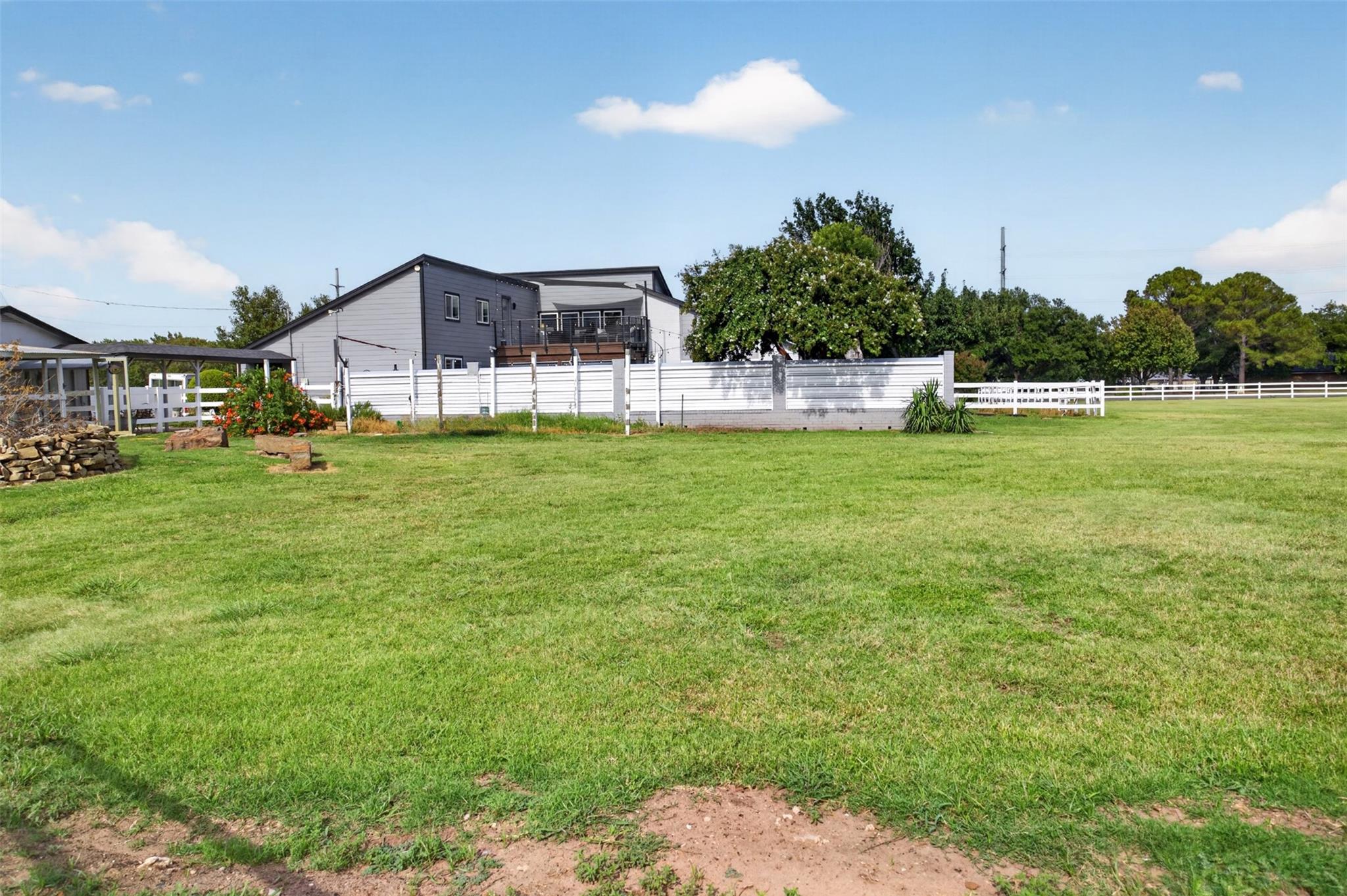 main property photo 34