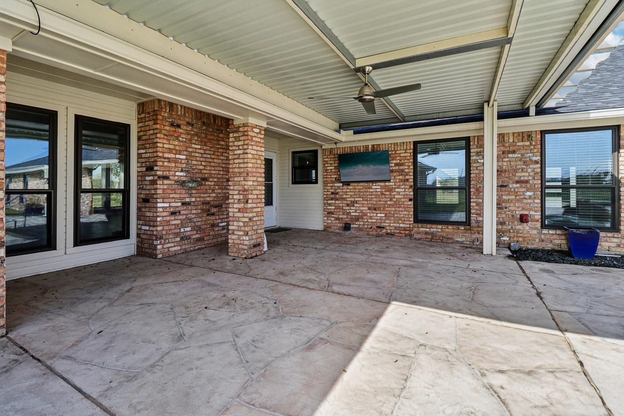 main property photo 31