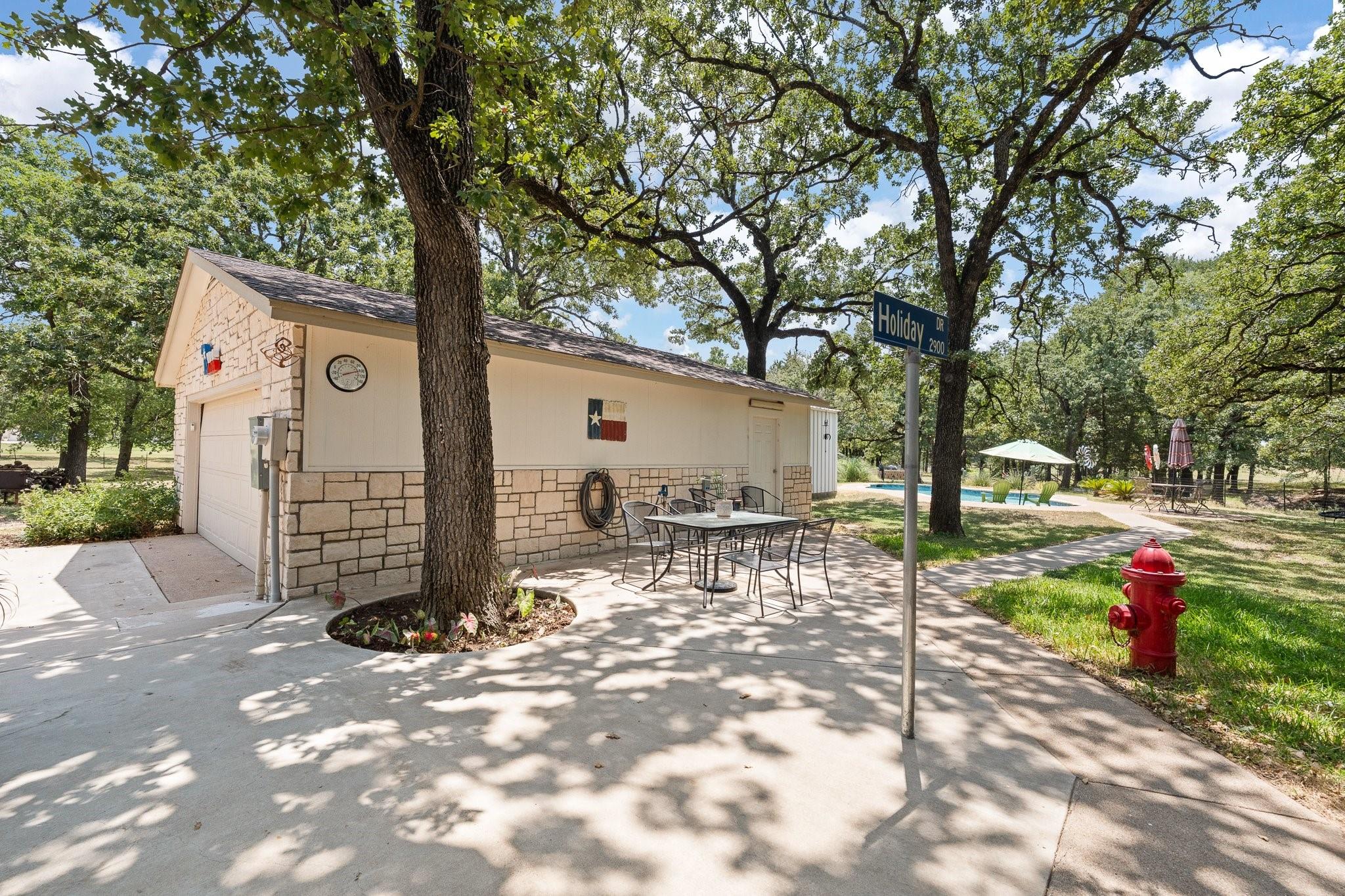 main property photo 30
