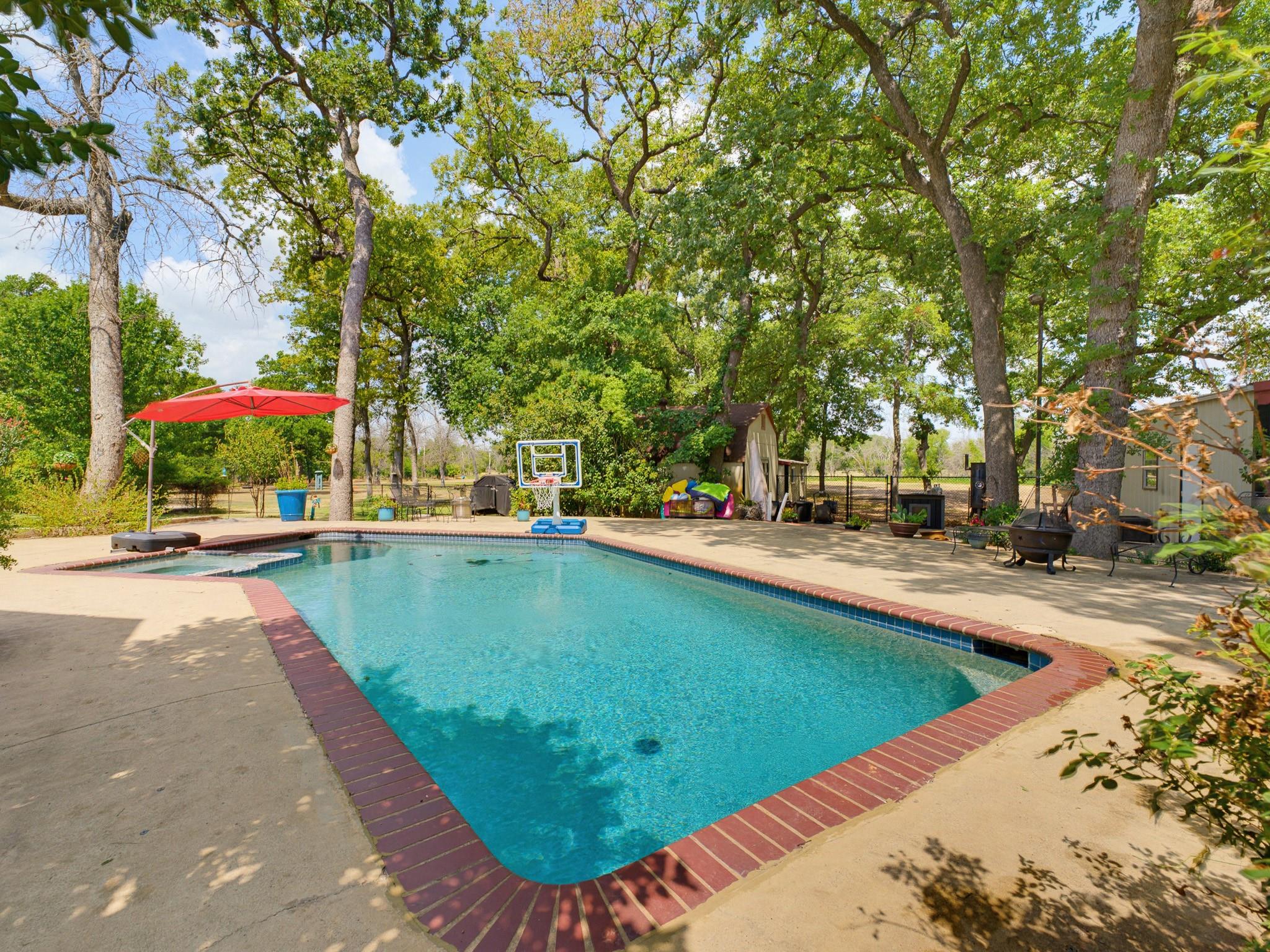 main property photo 26