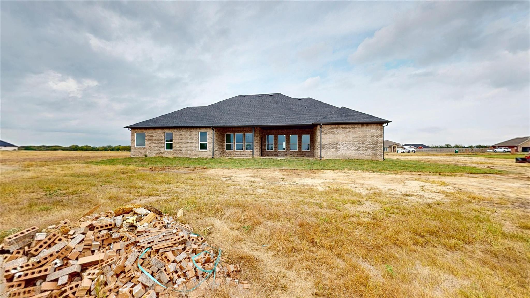 main property photo 30