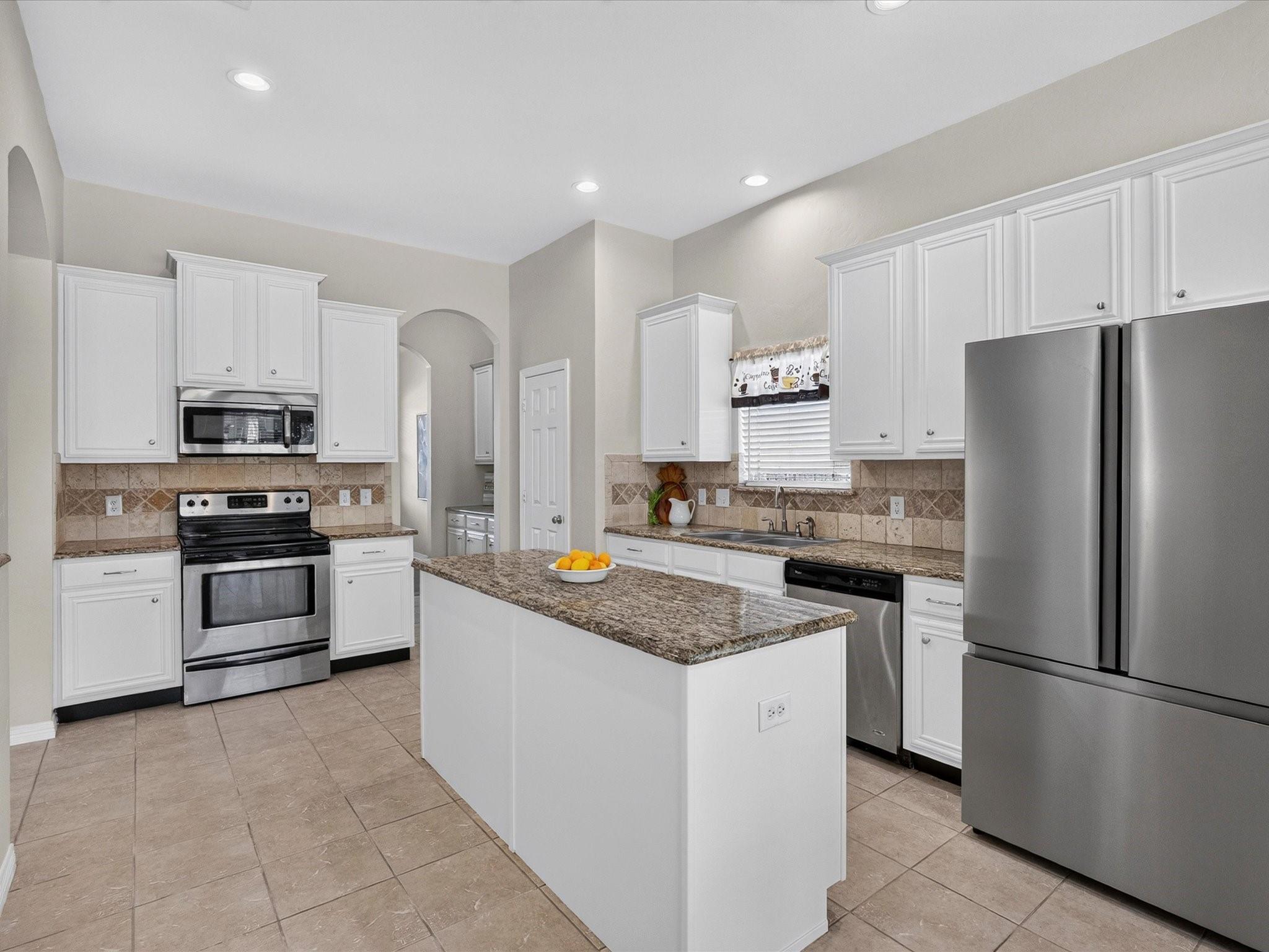 main property photo 8