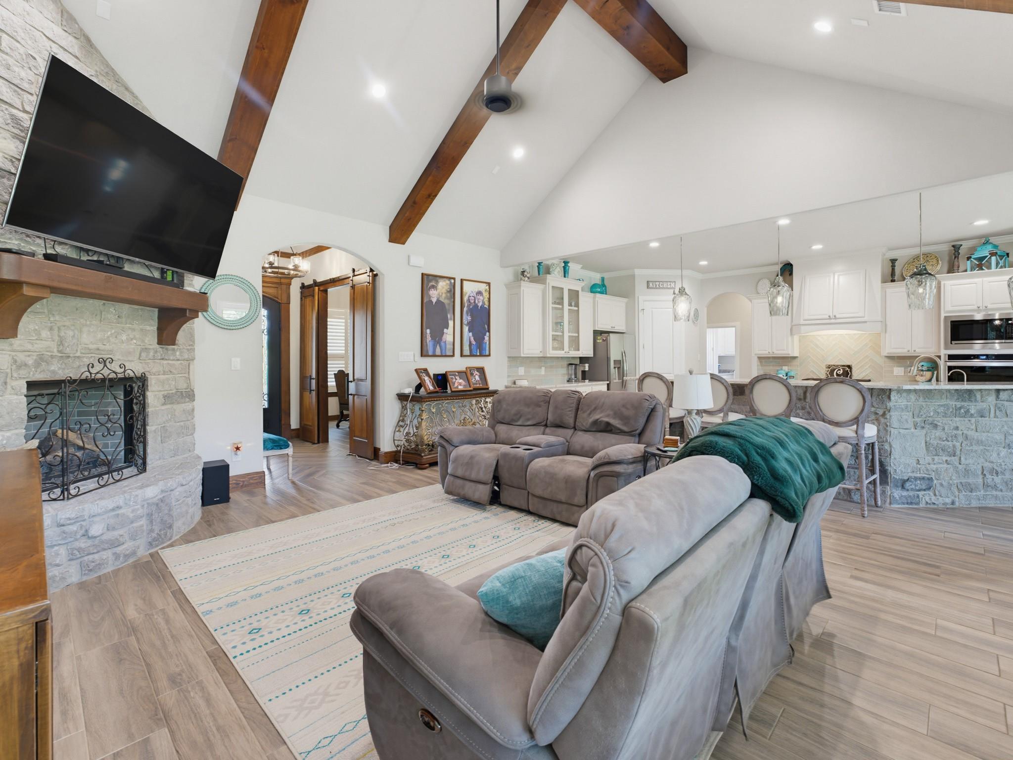 main property photo 15