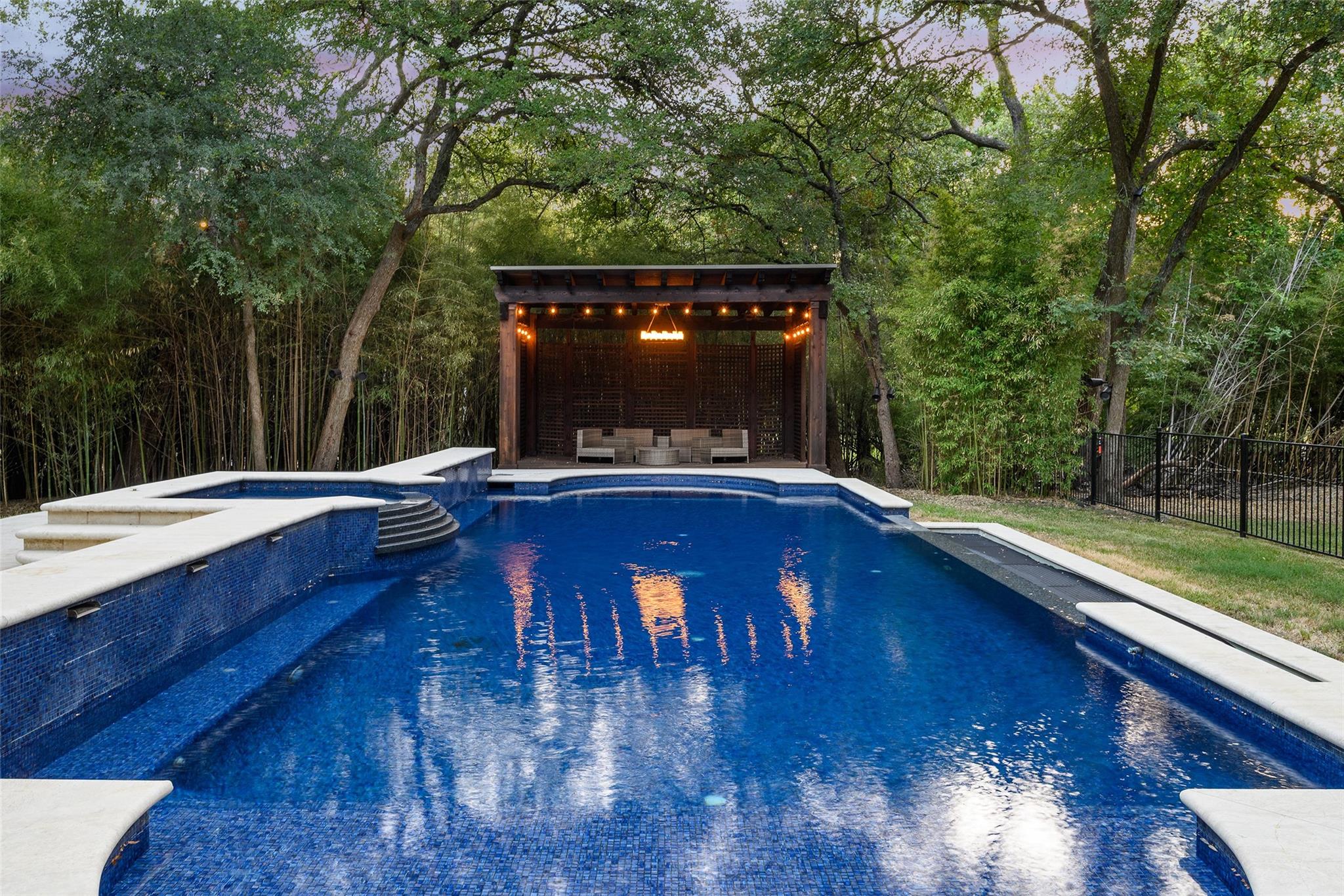 main property photo 28