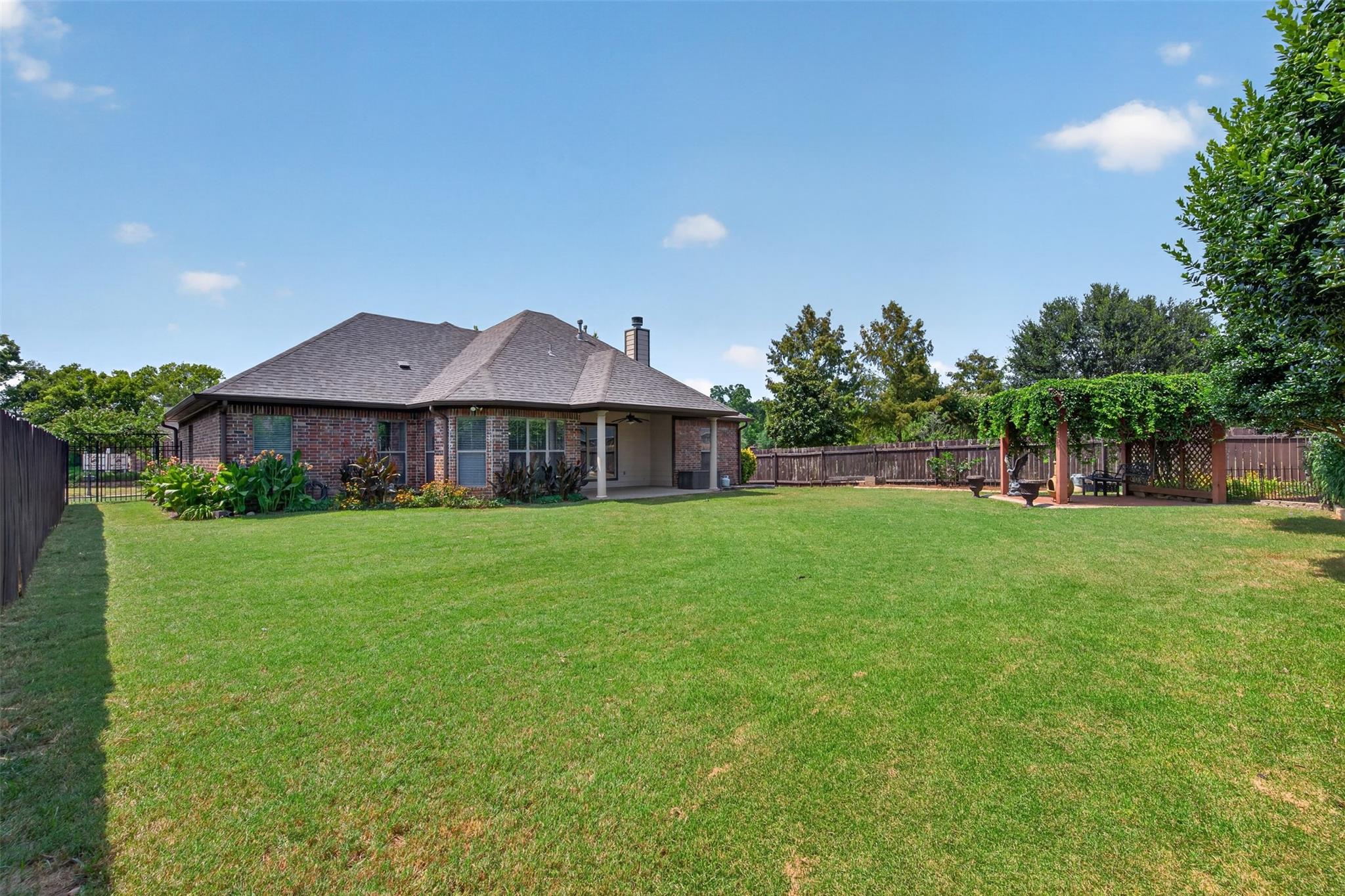 main property photo 32