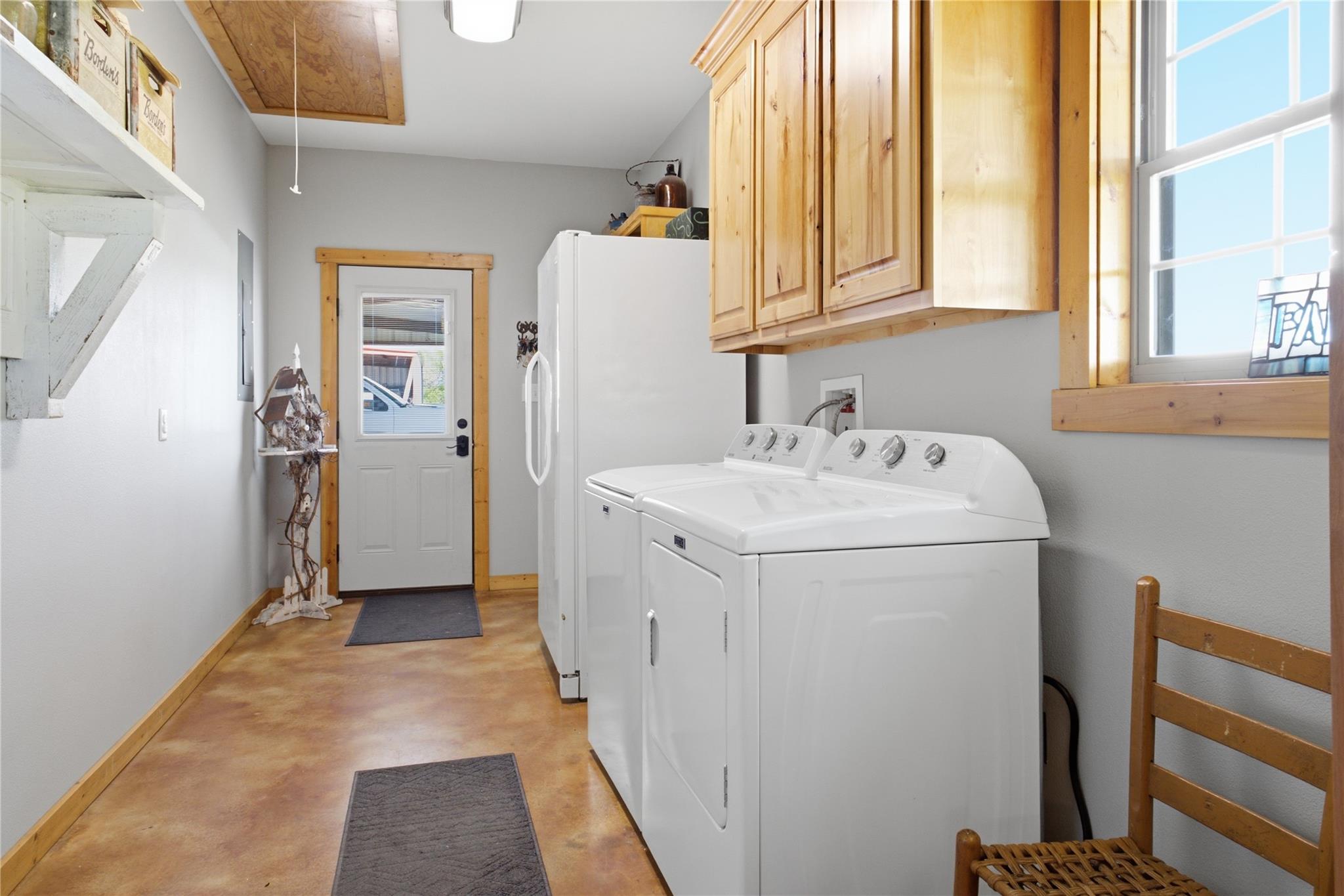 main property photo 16