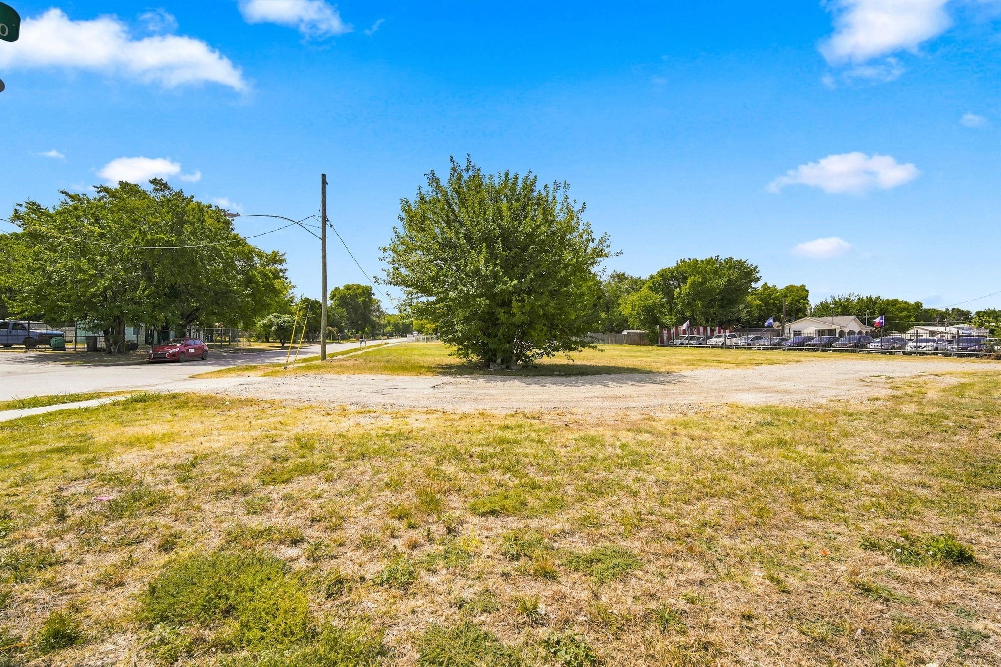 main property photo 13