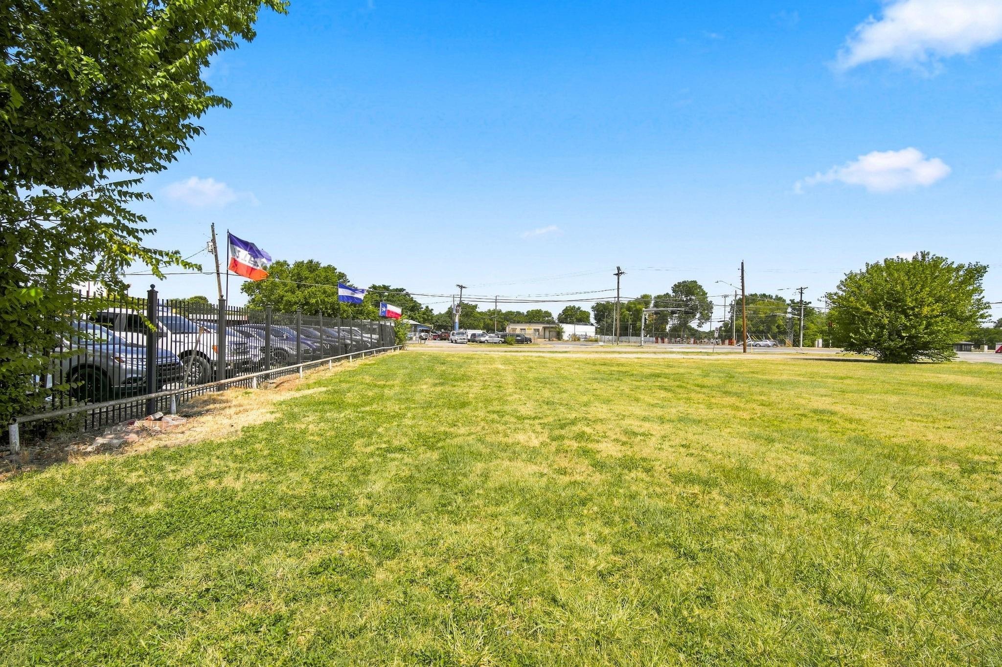 main property photo 15