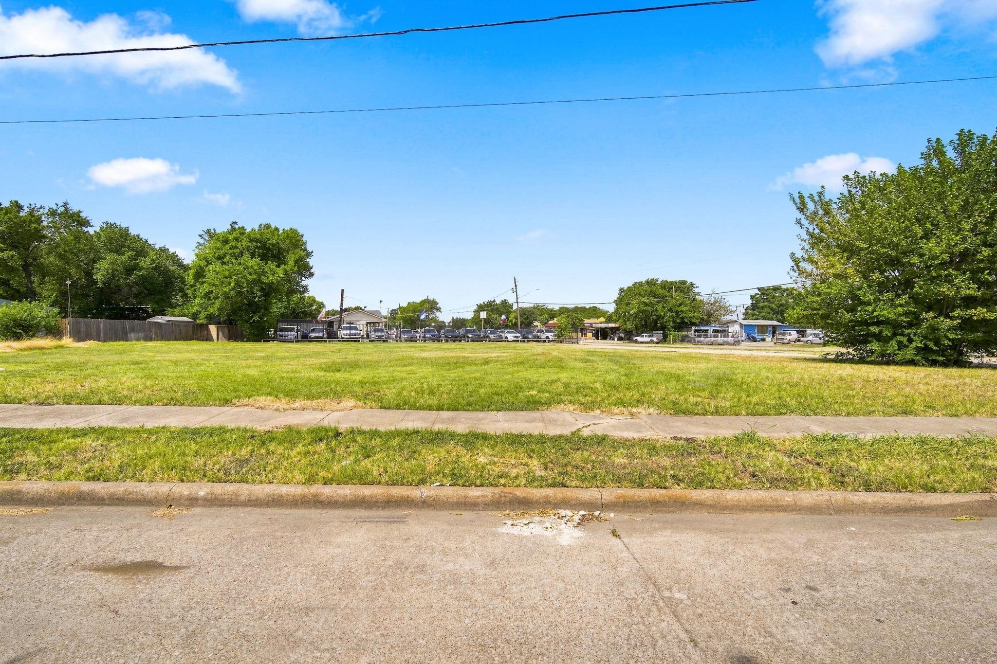 main property photo 18