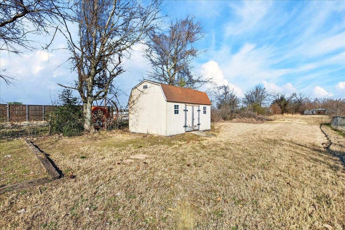 main property photo 23