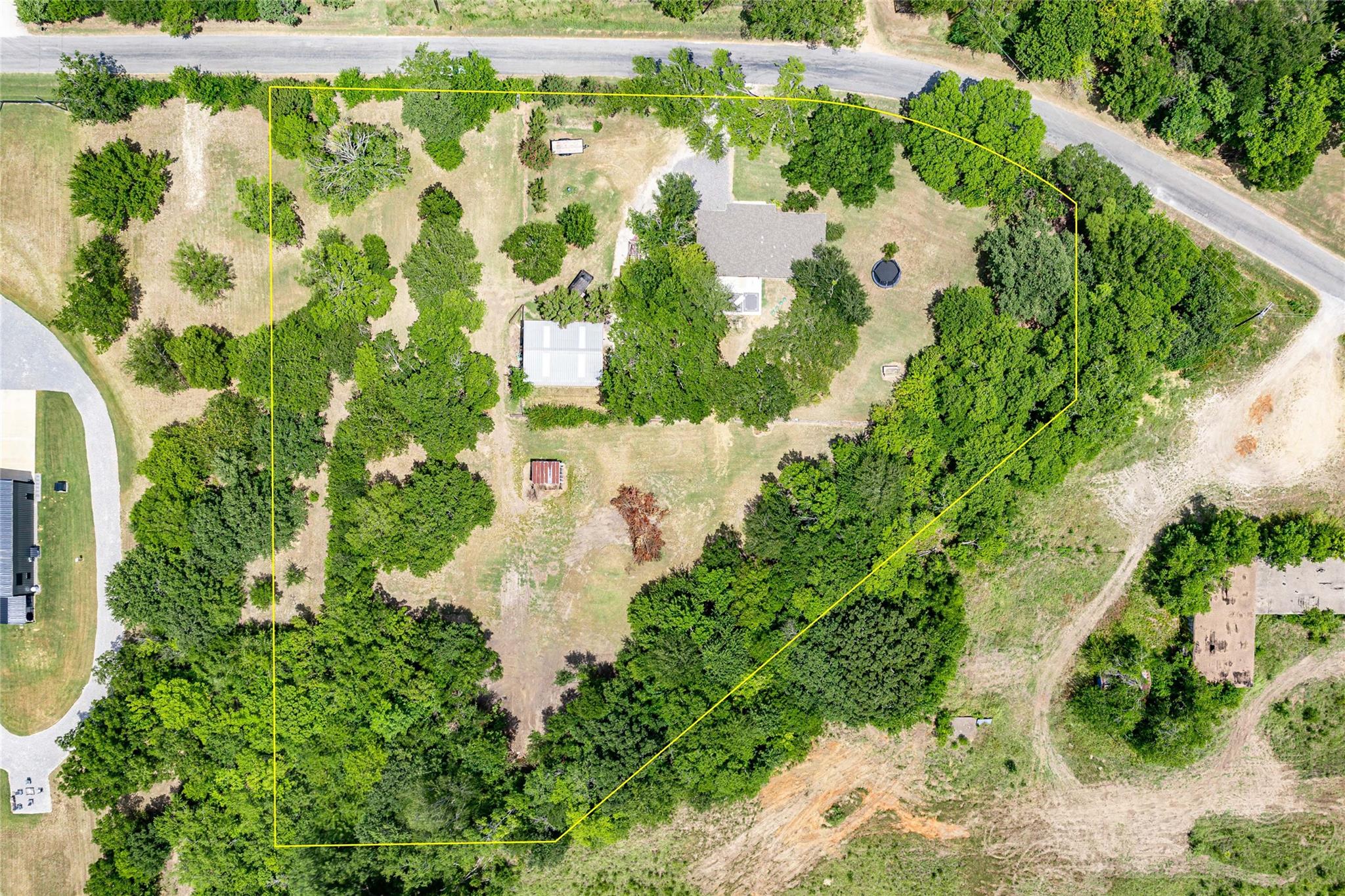 main property photo 30