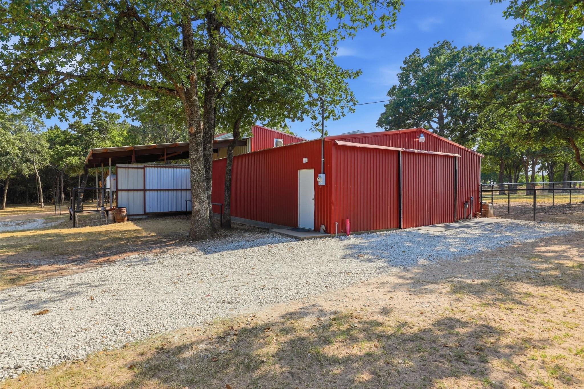 main property photo 19