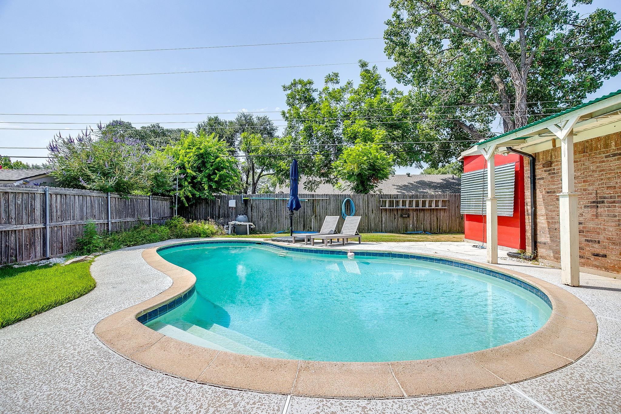 main property photo 31