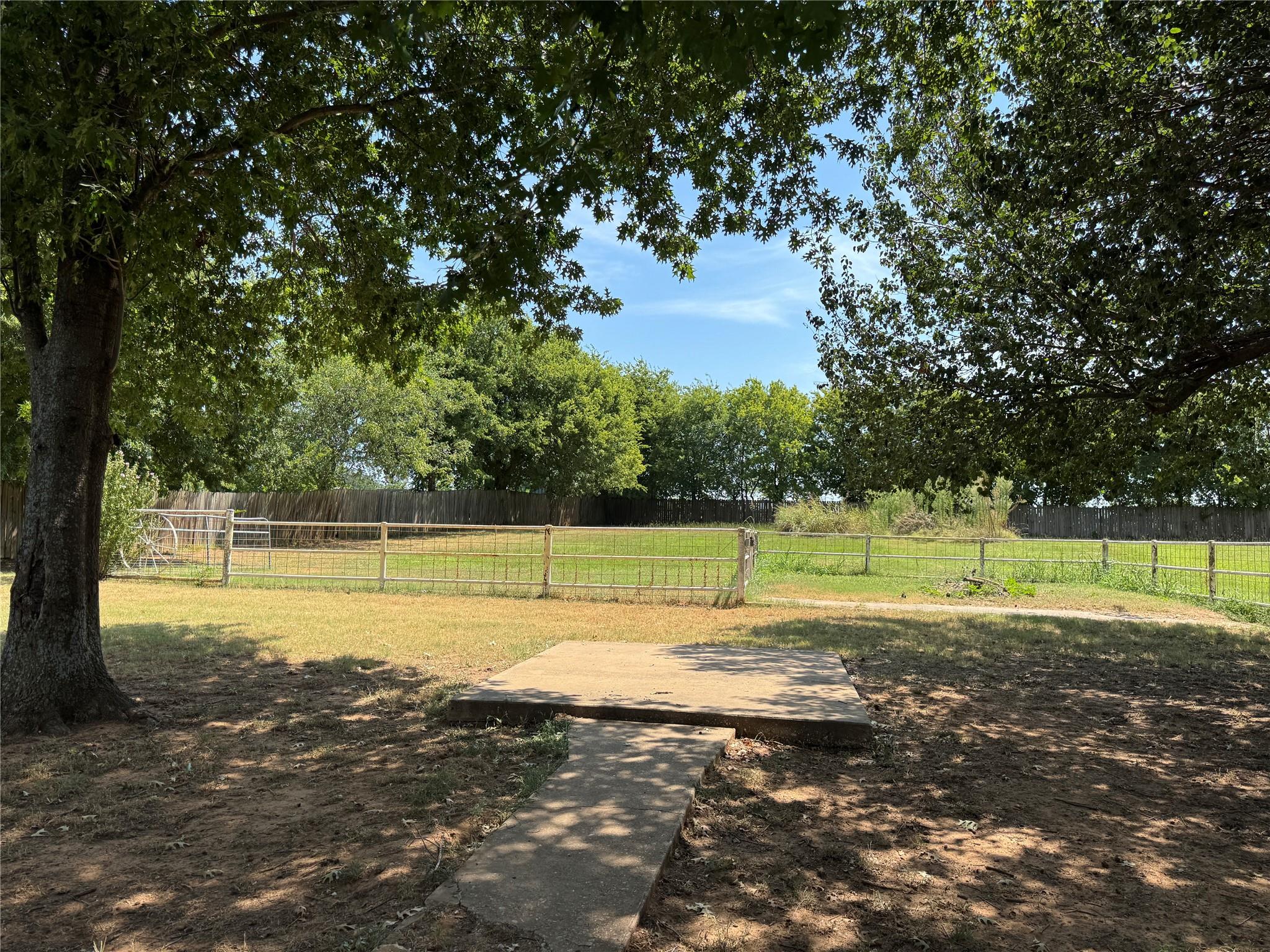 main property photo 27