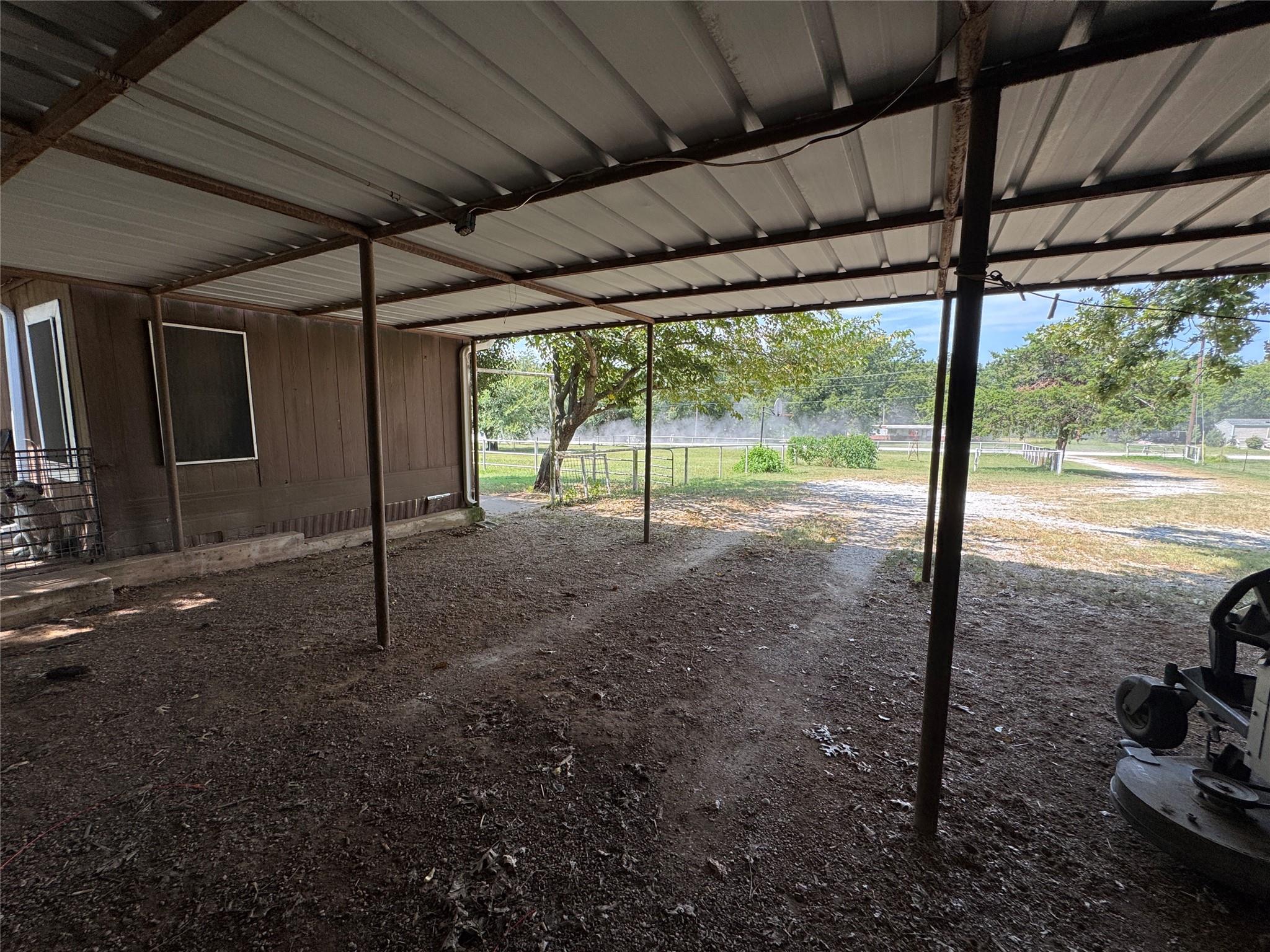 main property photo 28