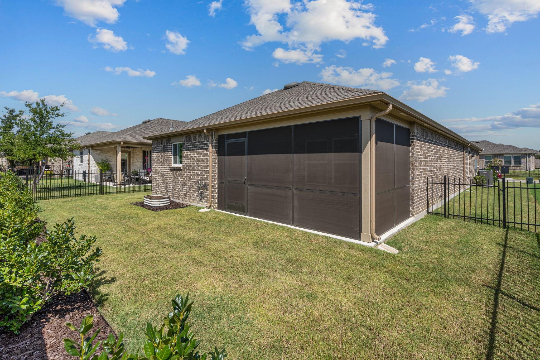 main property photo 25