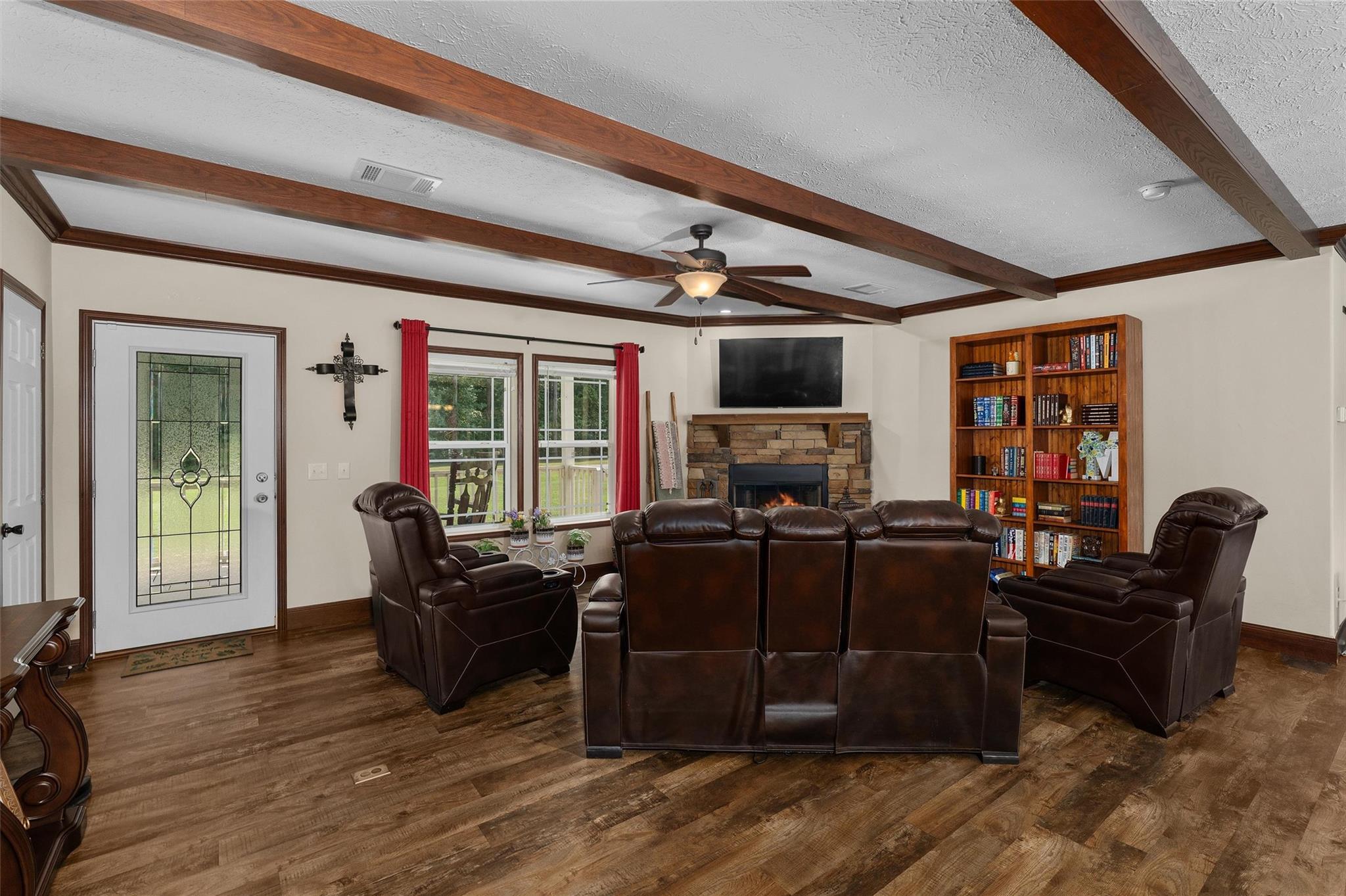 main property photo 13