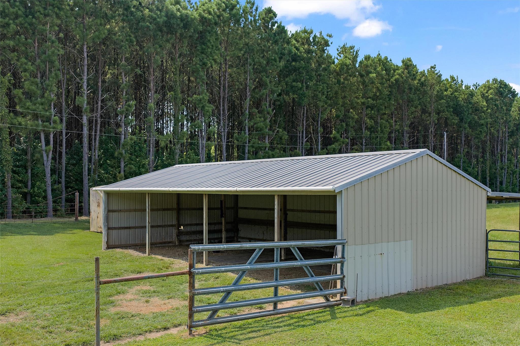 main property photo 8