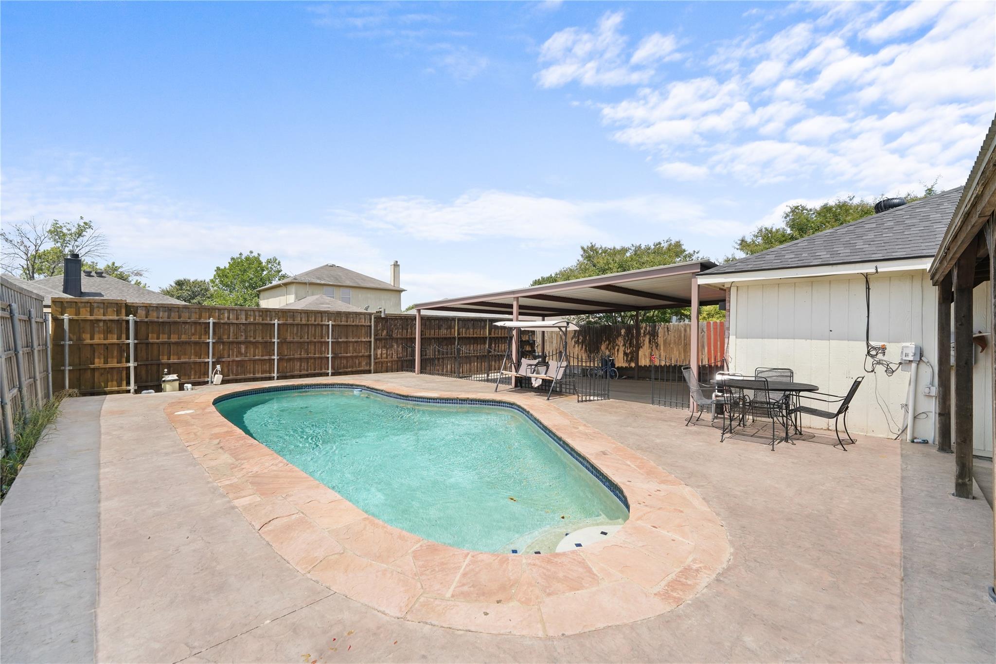 main property photo 14