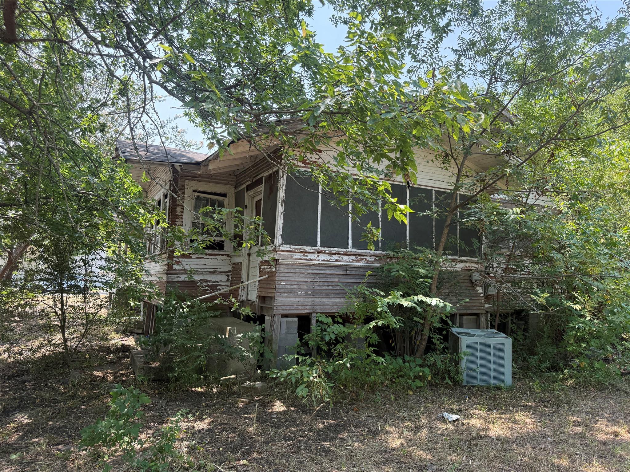 main property photo 14