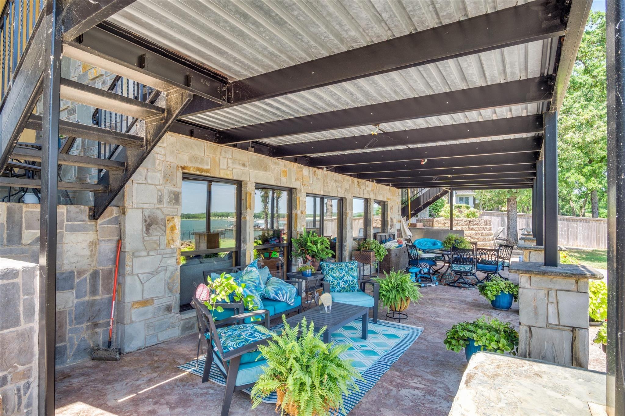 main property photo 9