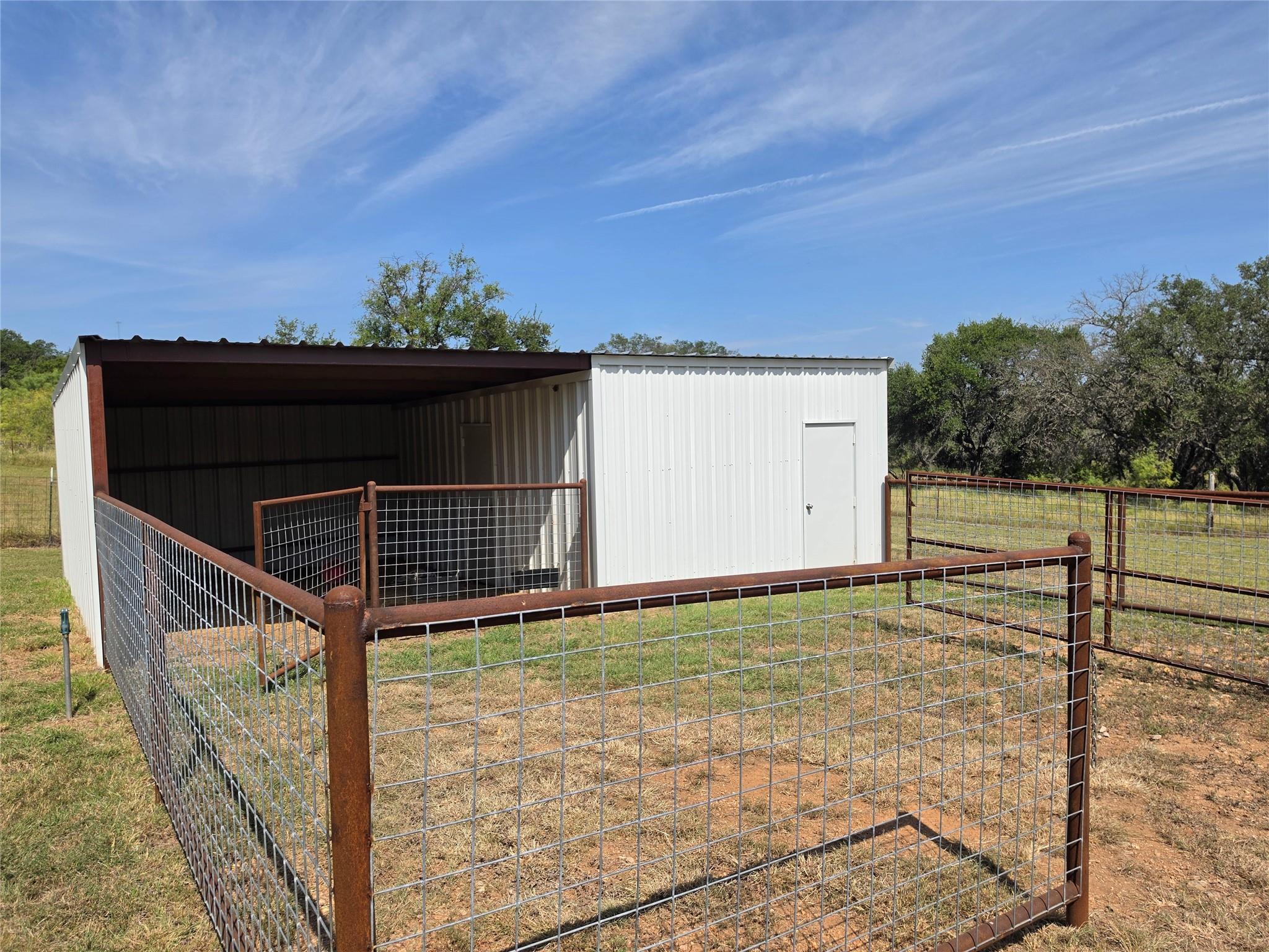 main property photo 4