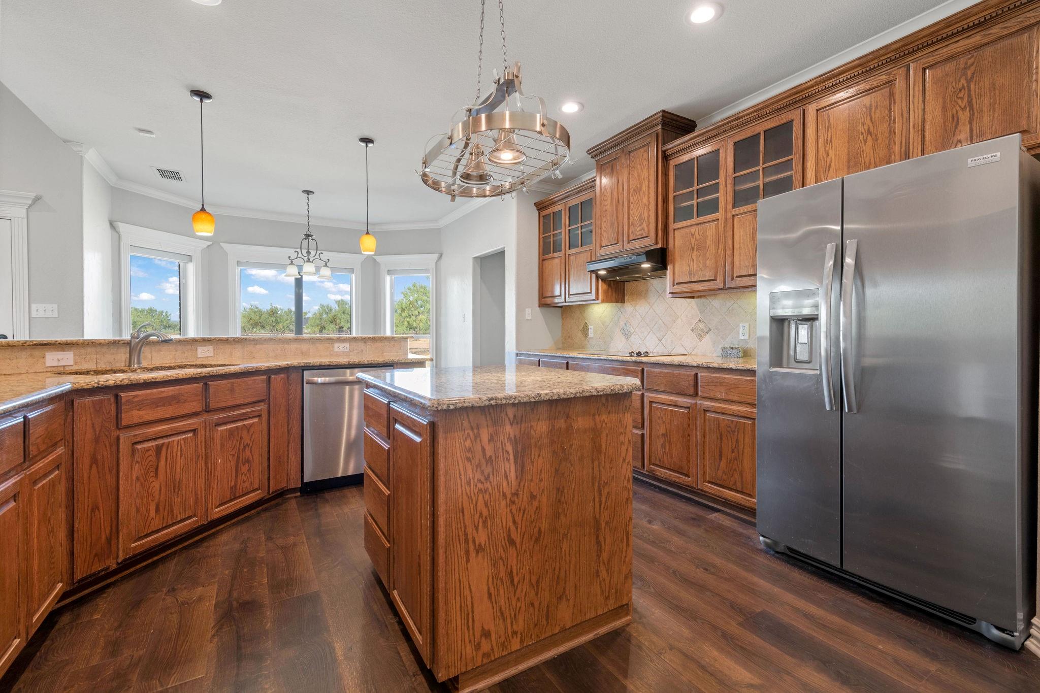 main property photo 16