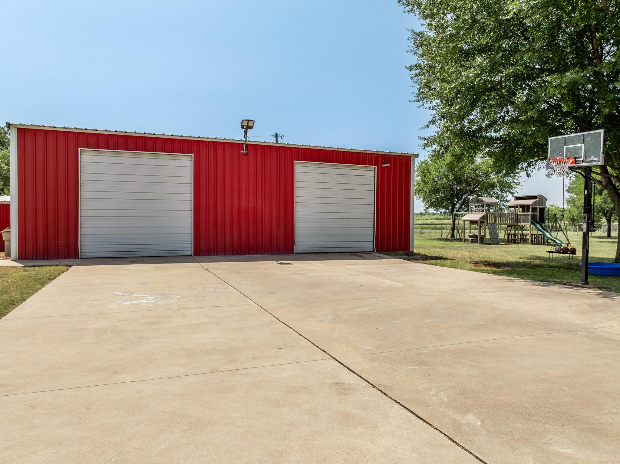 main property photo 20