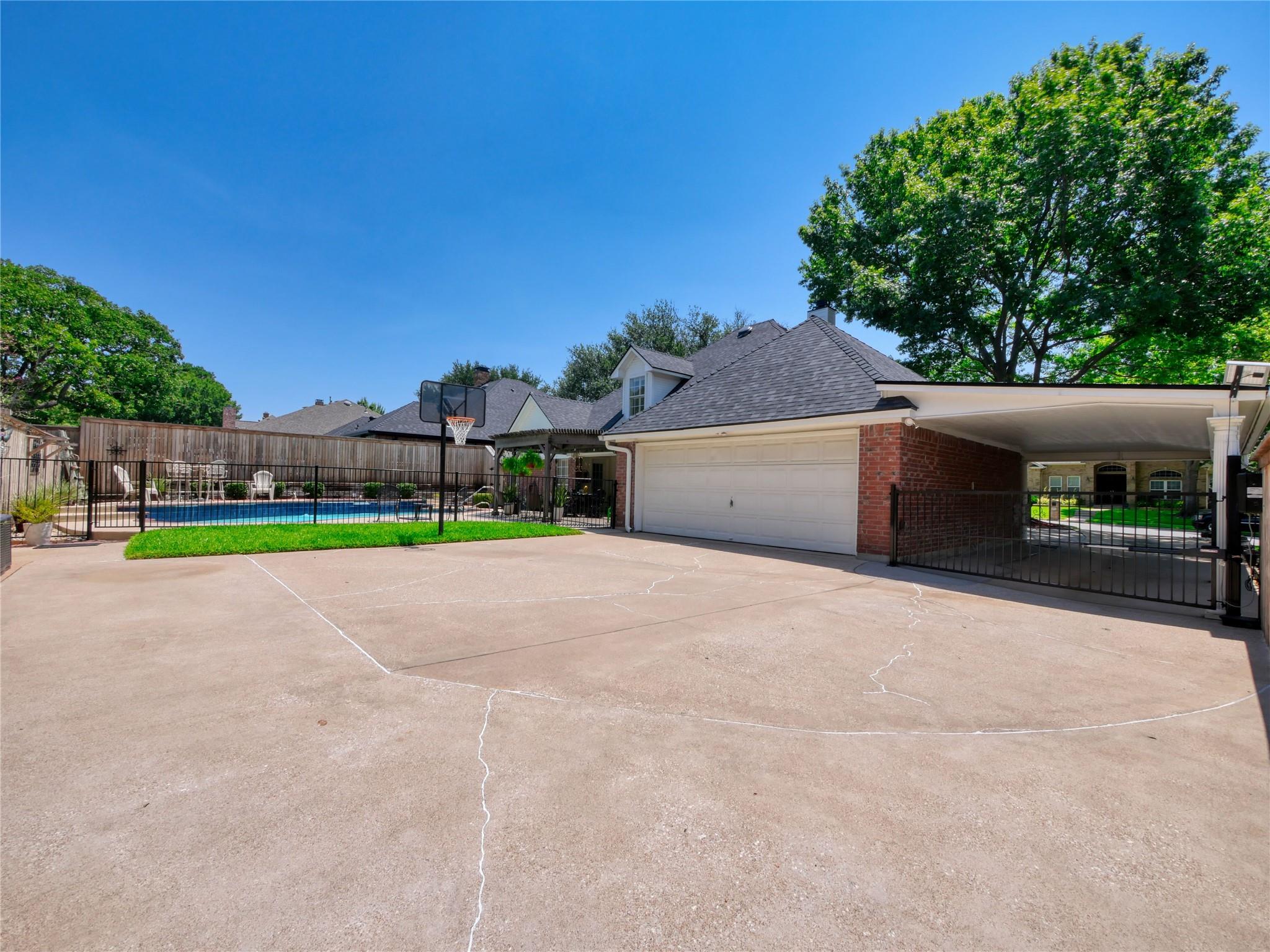 main property photo 27