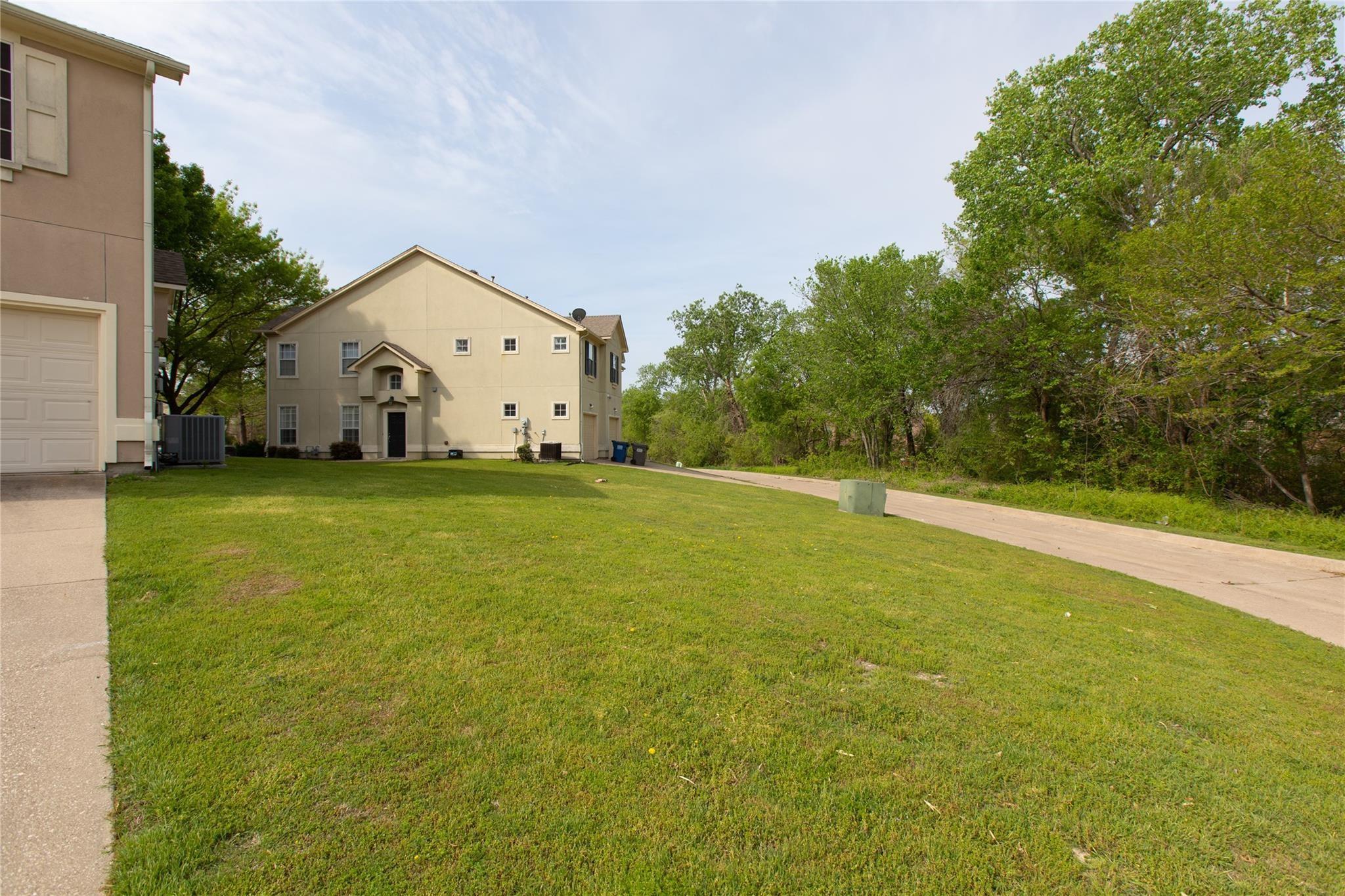 main property photo 28